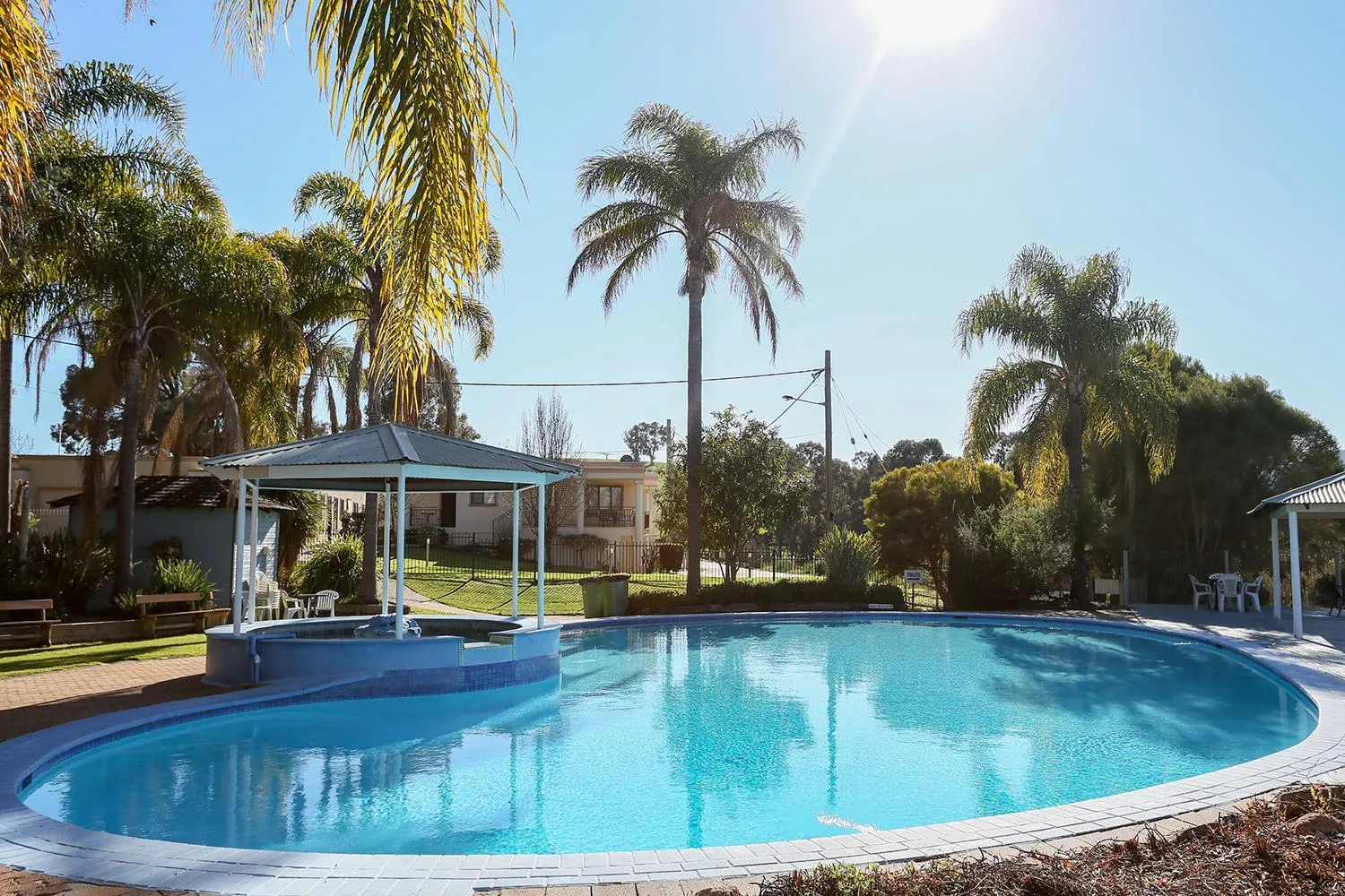 Swimming pool in Lake Hume Resort