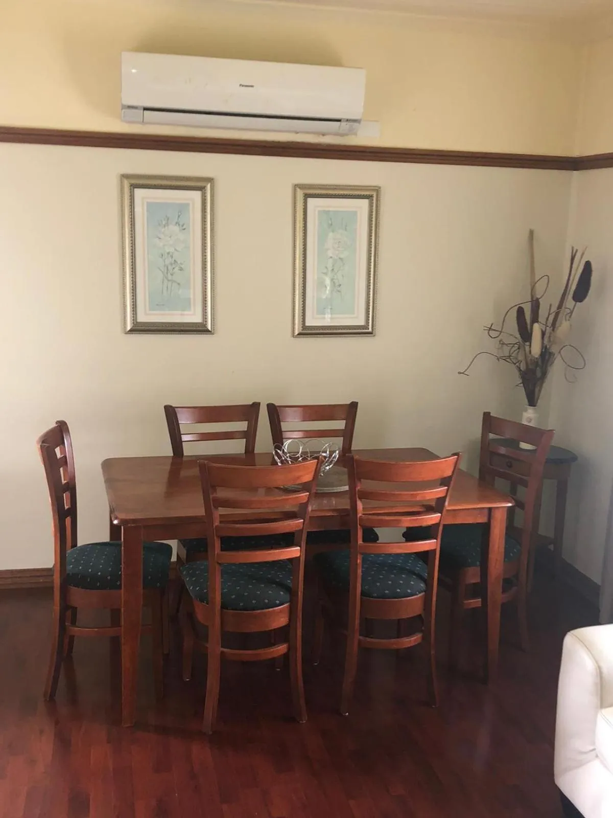 Dining area in Lake Hume Resort