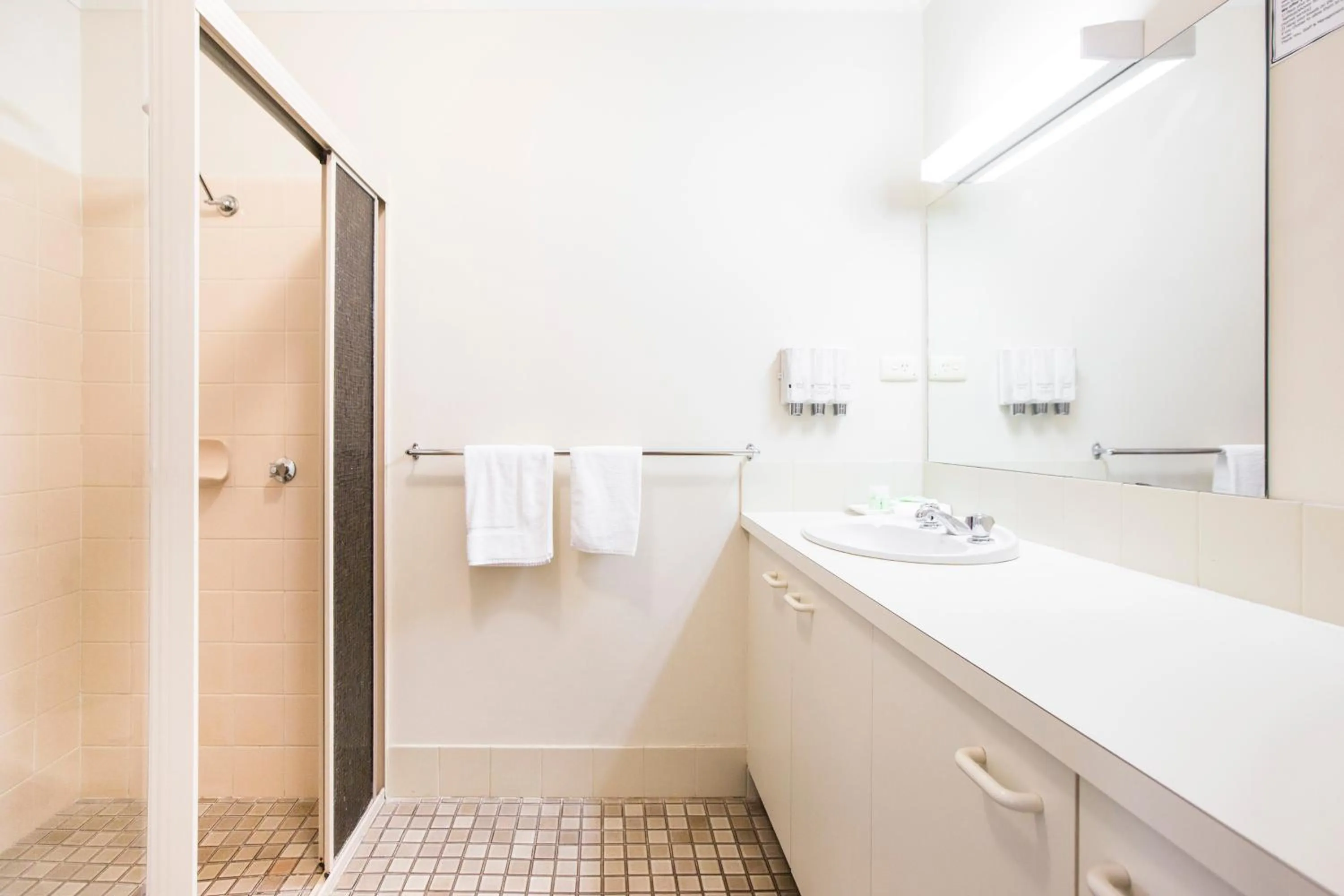 Bathroom in Lake Hume Resort