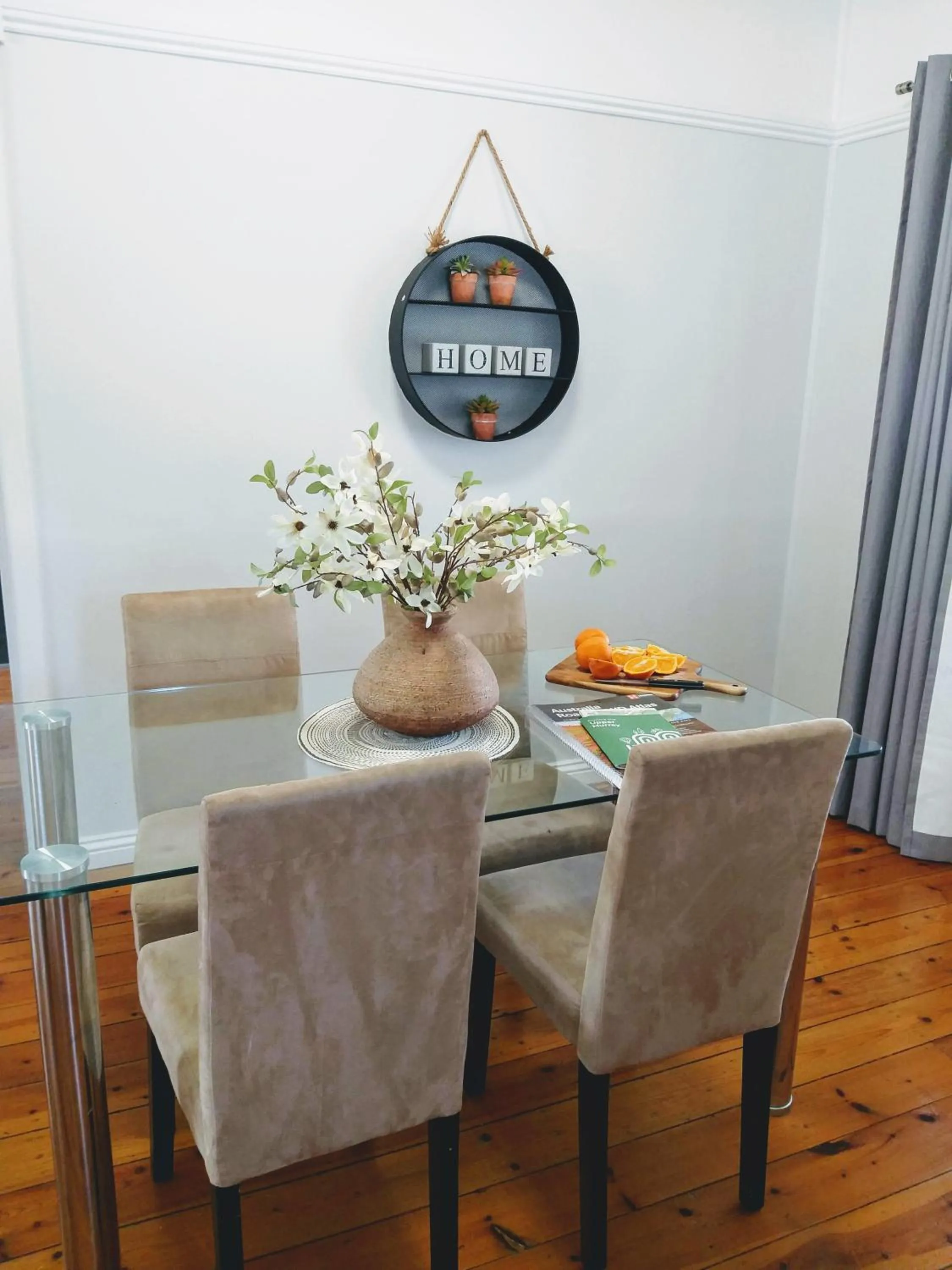 Dining area in Lake Hume Resort