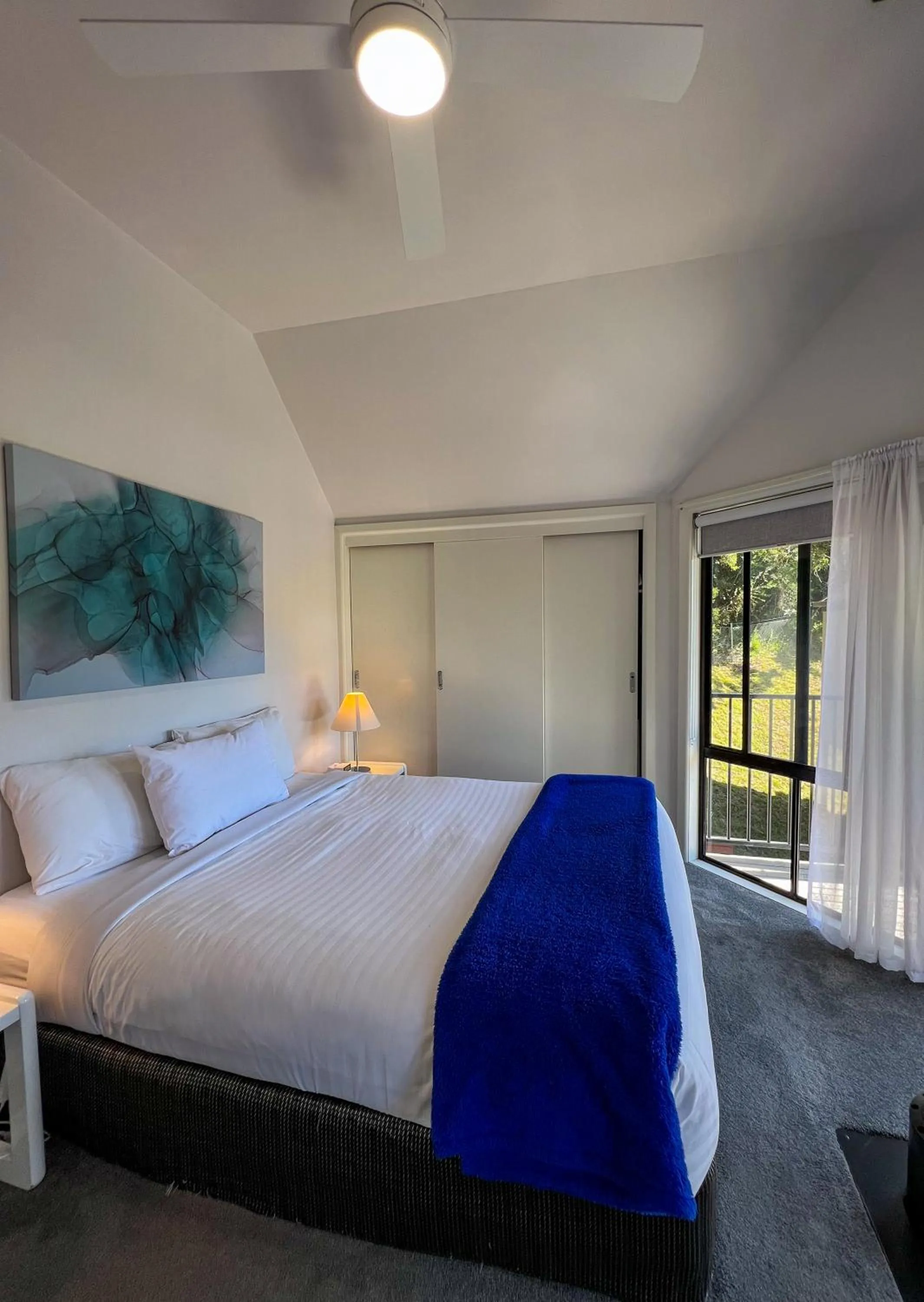 Bed in Edgewater Terraces at Metung