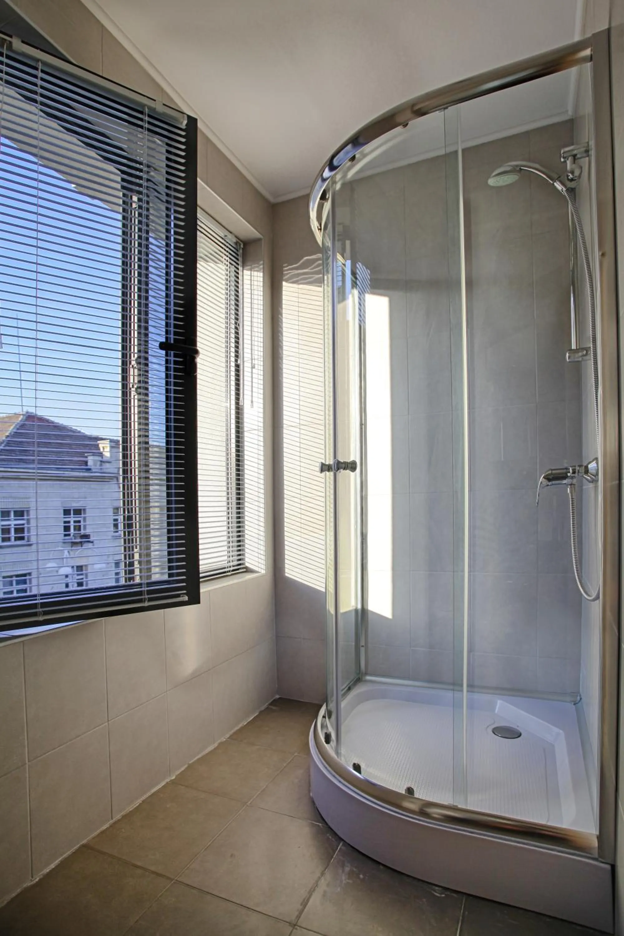 Shower in Executive Rooms and Suites Play