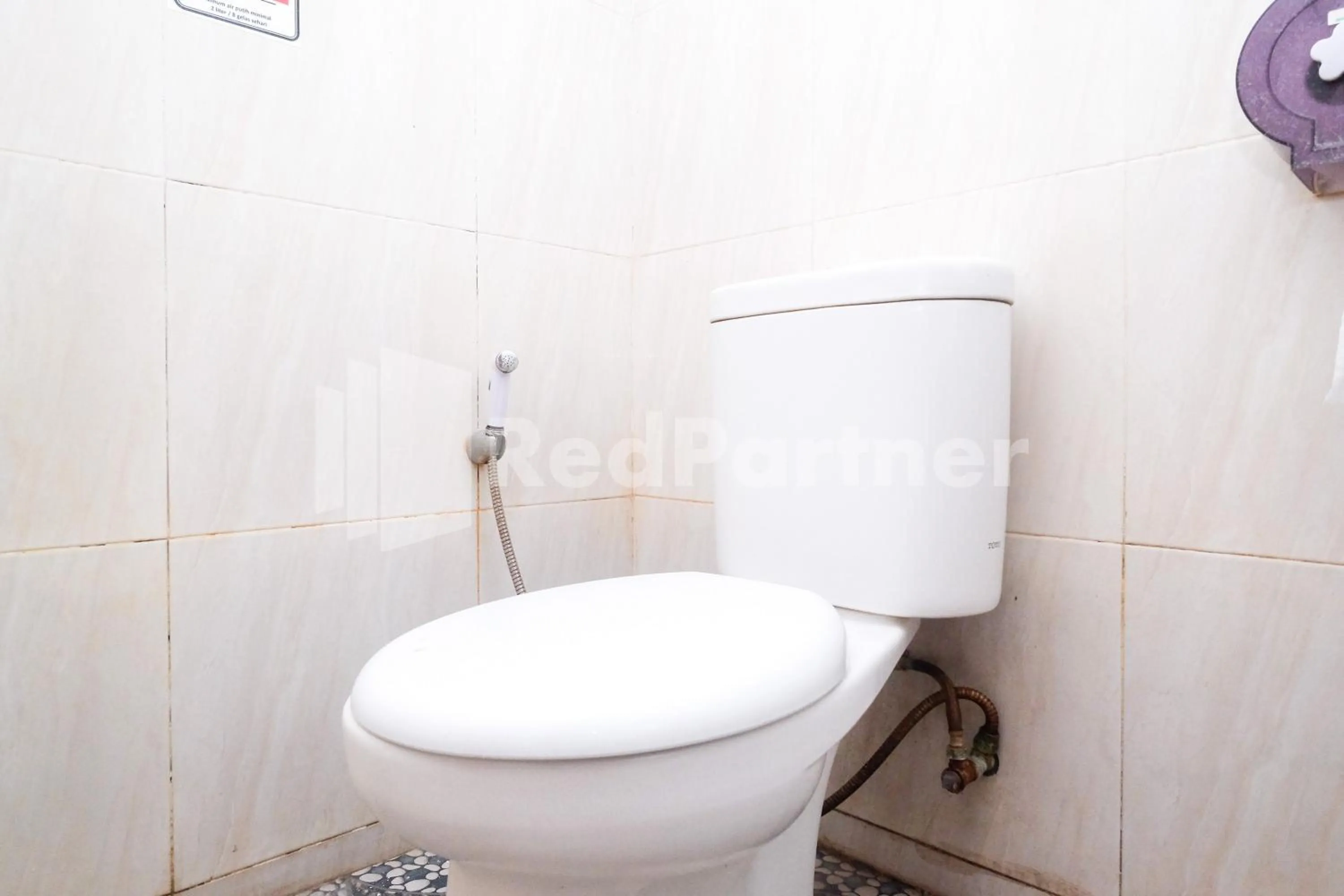 Bathroom in Kebon Krapyak Cottage Syariah Mitra RedDoorz near Stadion Maguwoharjo