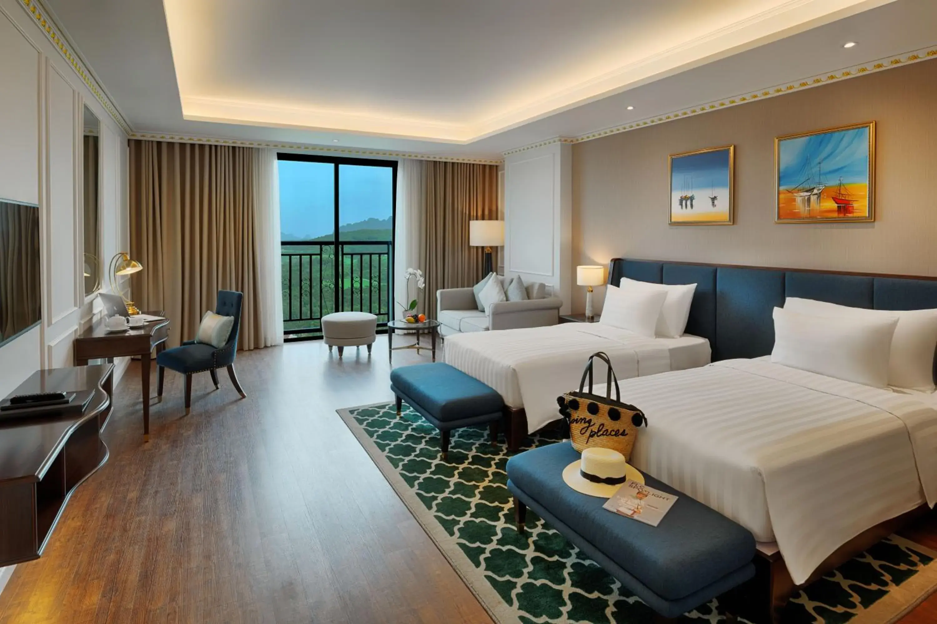 Deluxe Twin Room with Golf View in FLC Halong Bay Golf Club & Luxury Resort Deluxe Twin Room with Golf View in FLC Halong Bay Golf Club & Luxury Resort