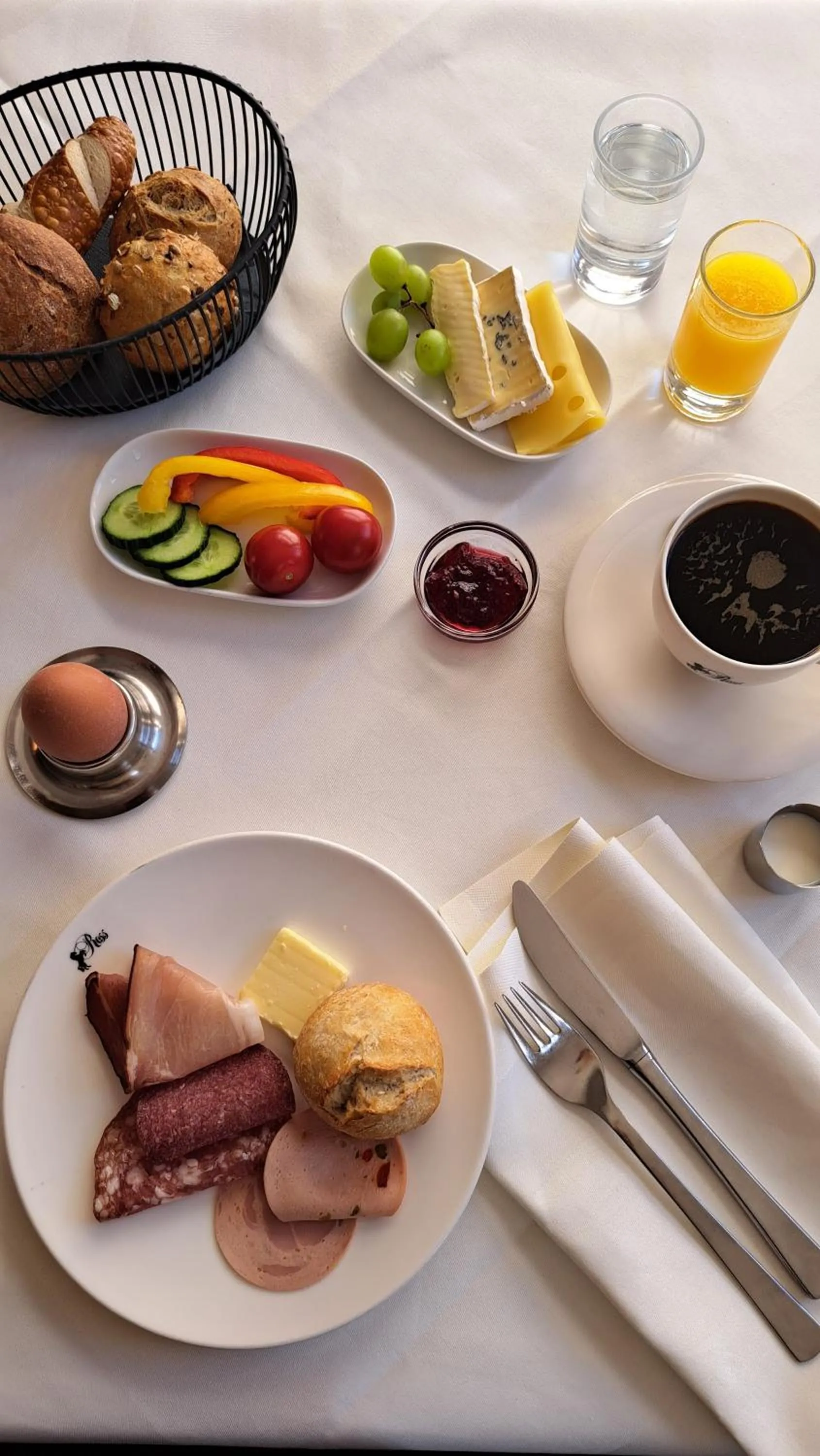 Breakfast in Hotel Ross