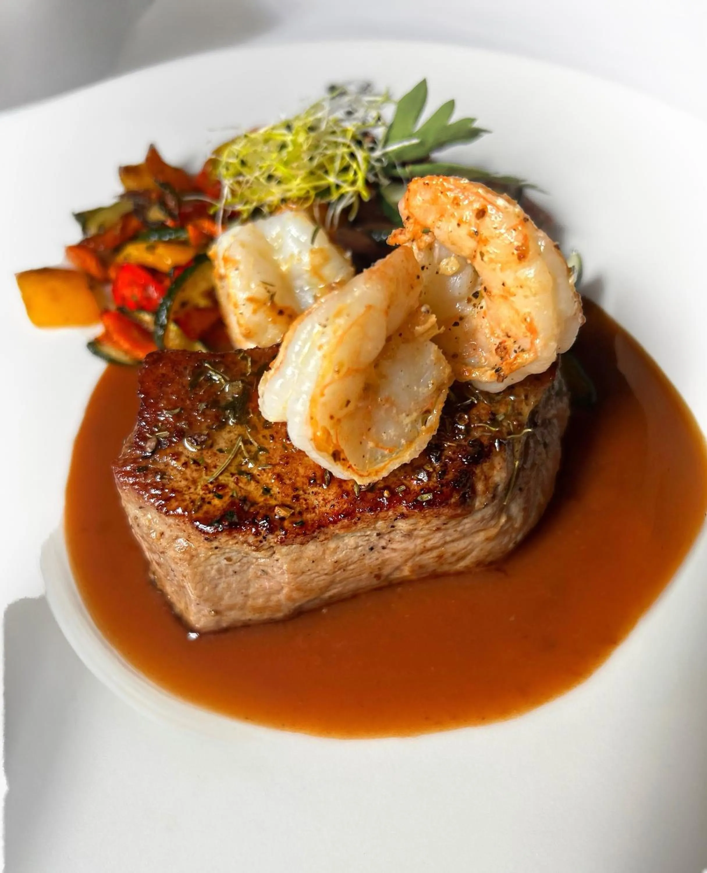 Restaurant/places to eat in Hotel Ross