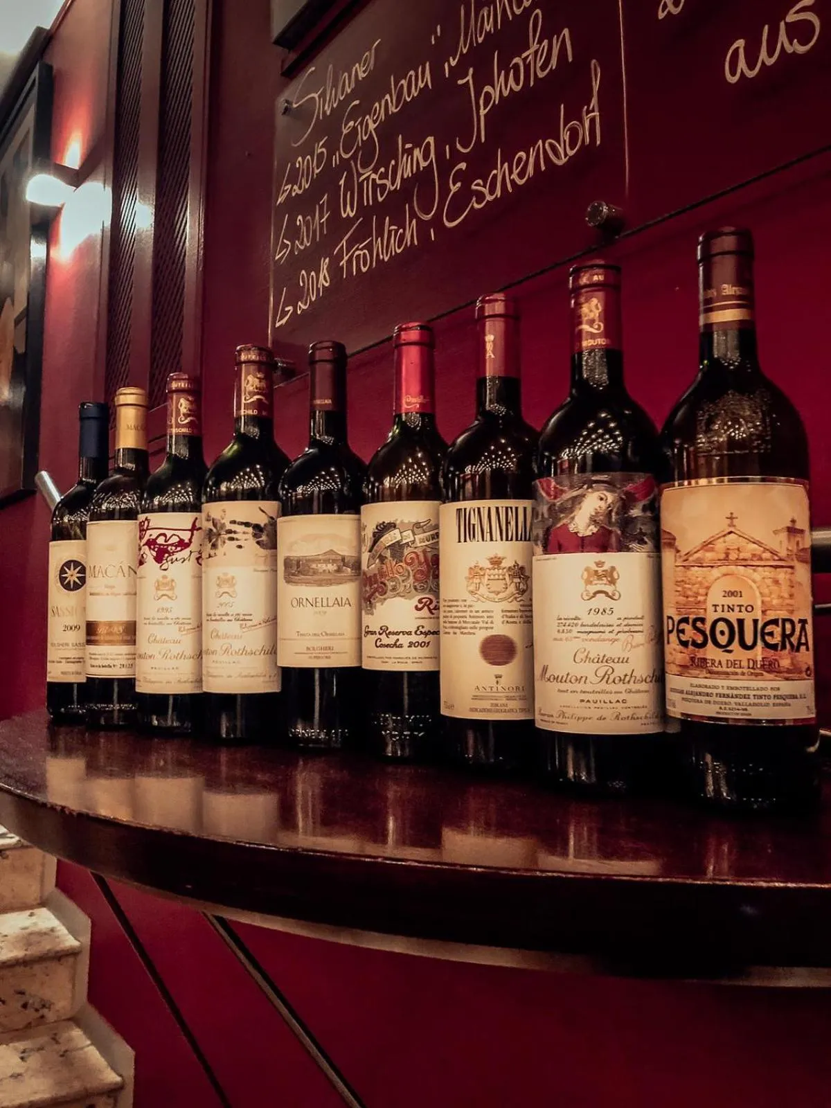 Restaurant/places to eat in Hotel Ross