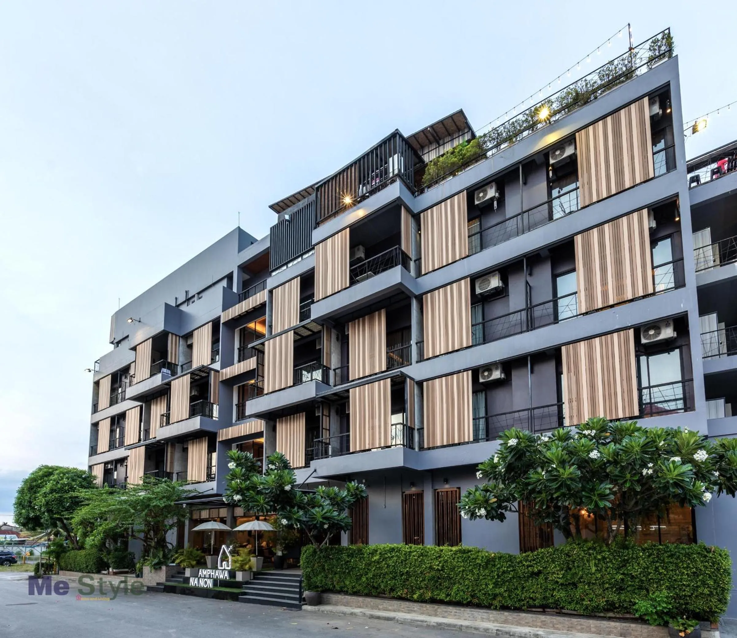 Property building in Amphawa Nanon Hotel