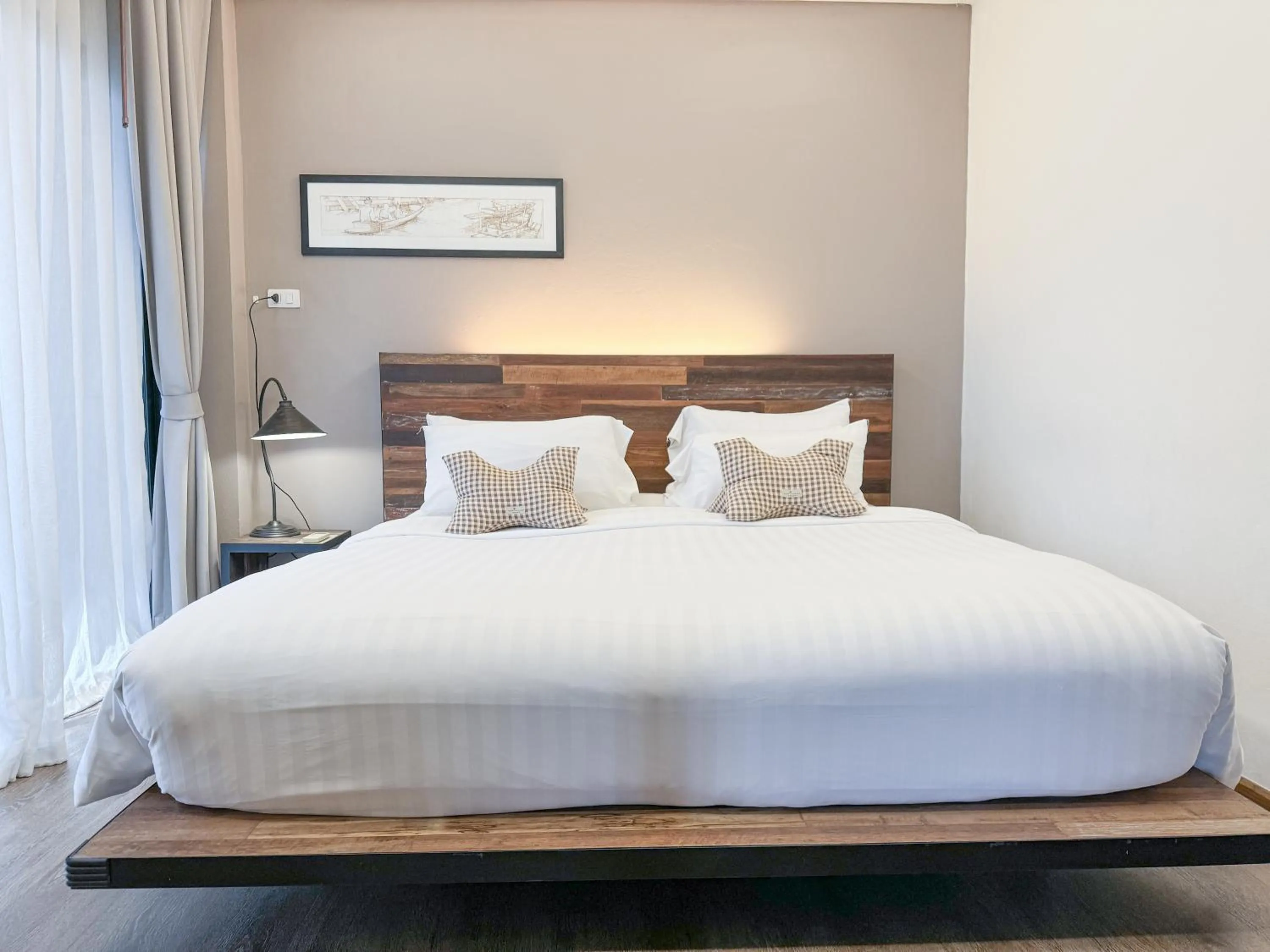 Bed in Amphawa Nanon Hotel