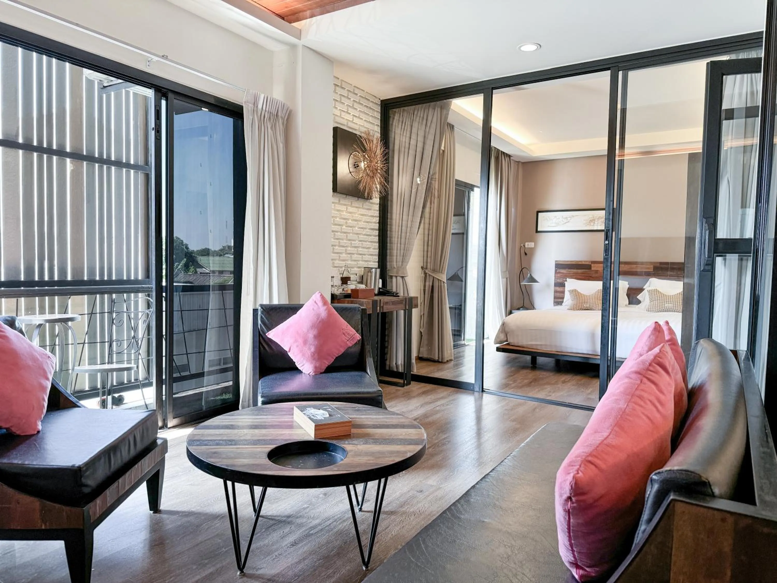 TV and multimedia, Bed in Amphawa Nanon Hotel