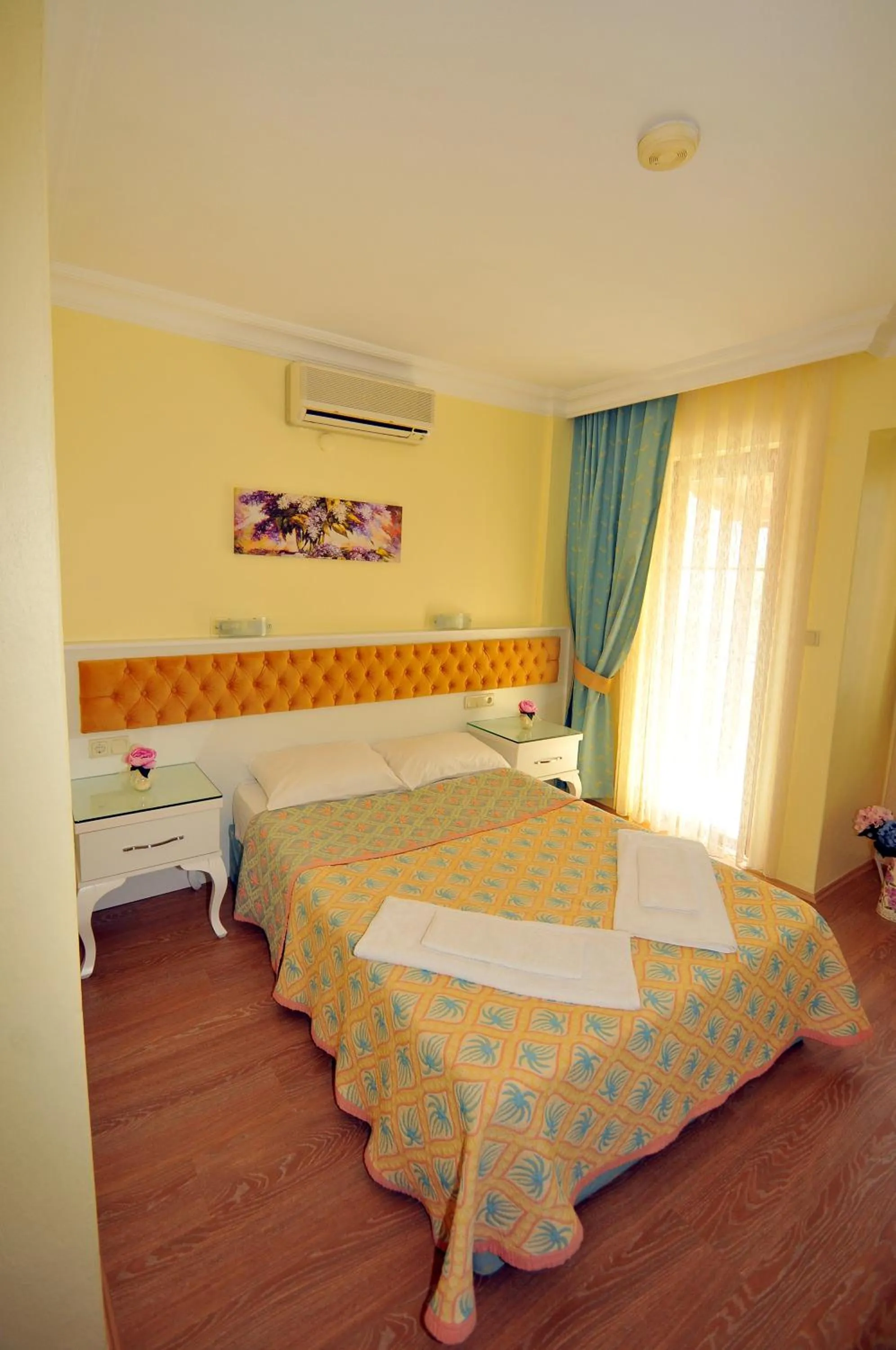 Photo of the whole room in İlkiz Beach Hotel