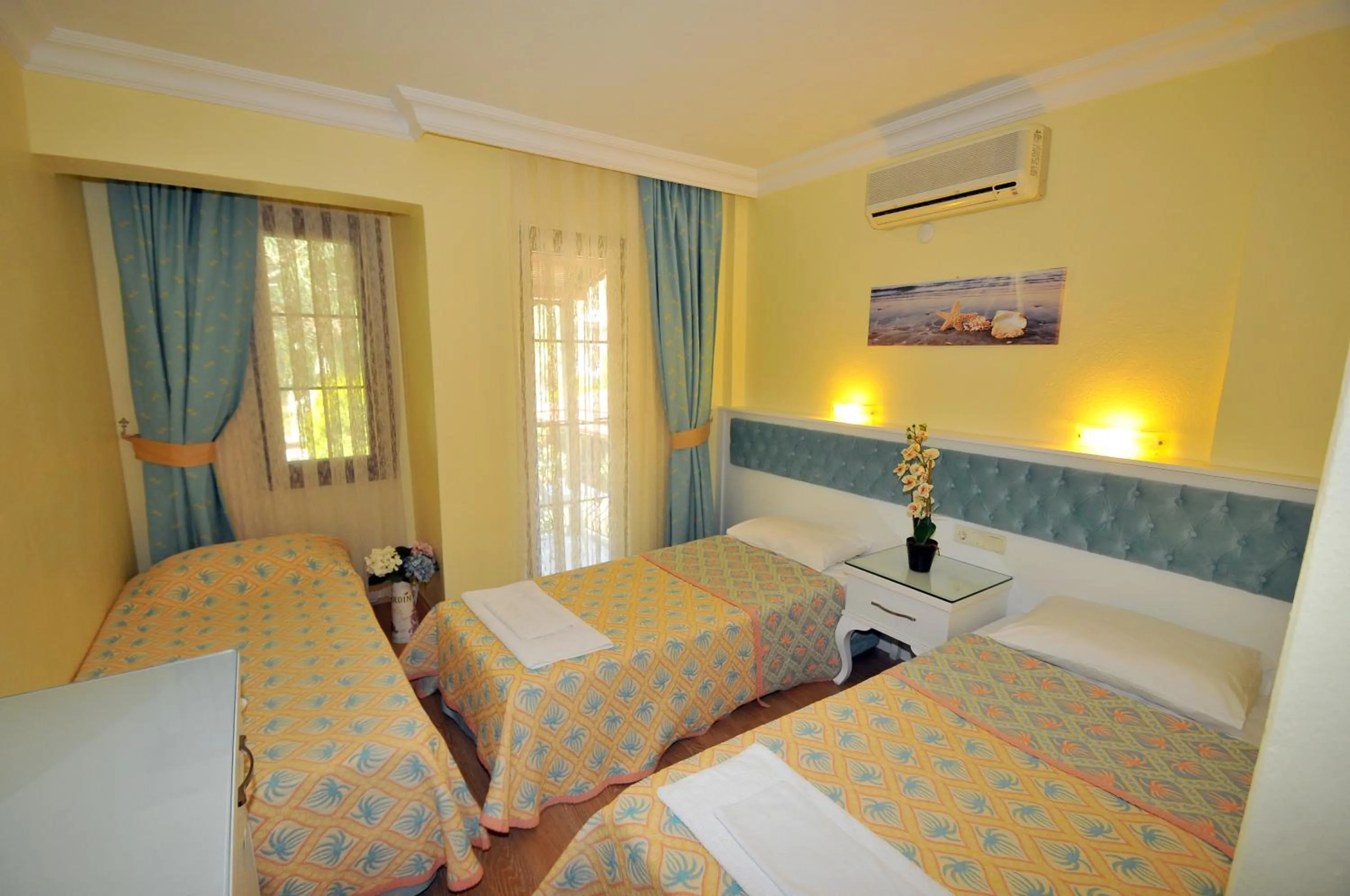 Bed in İlkiz Beach Hotel