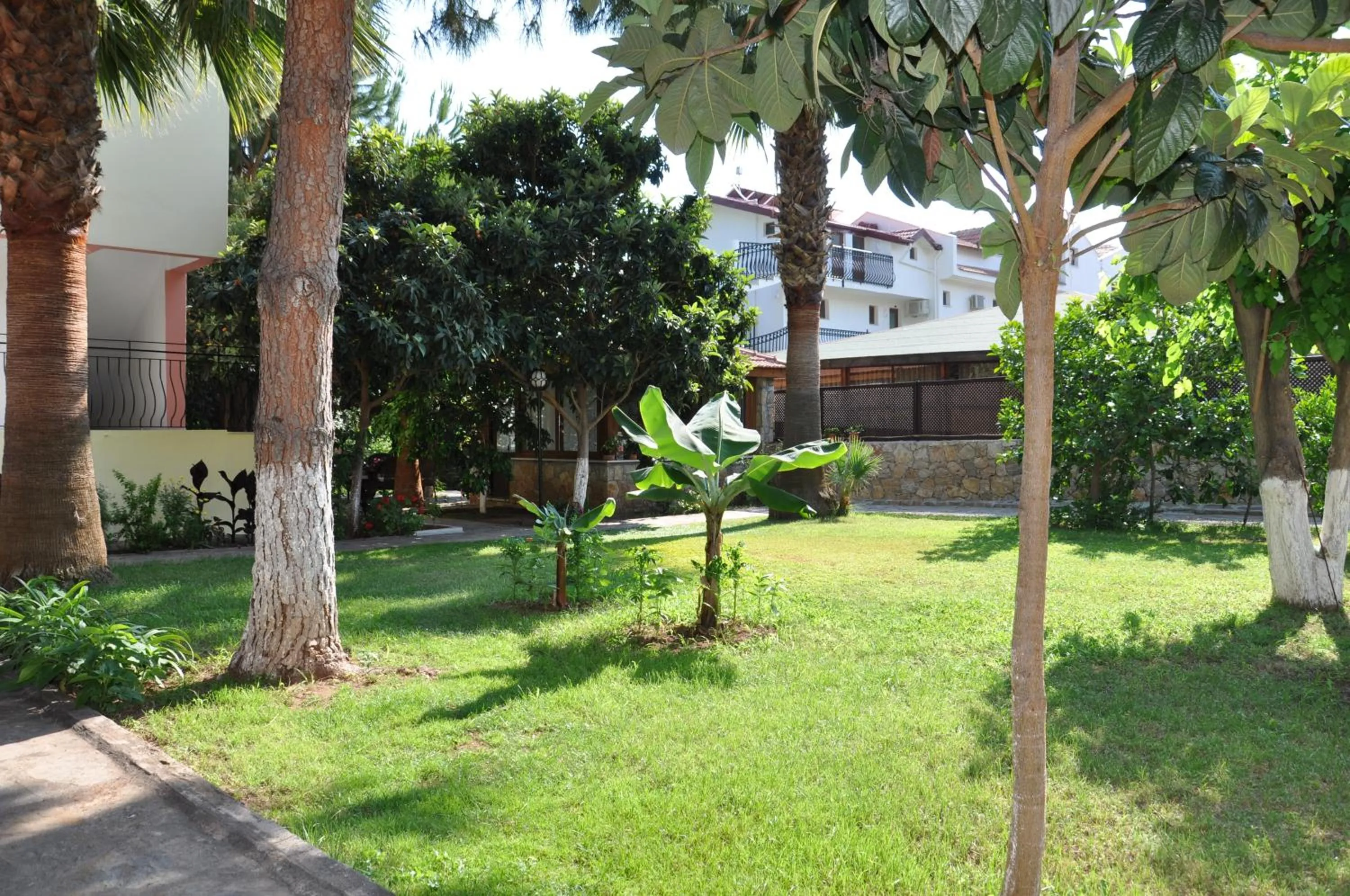 Garden view in İlkiz Beach Hotel