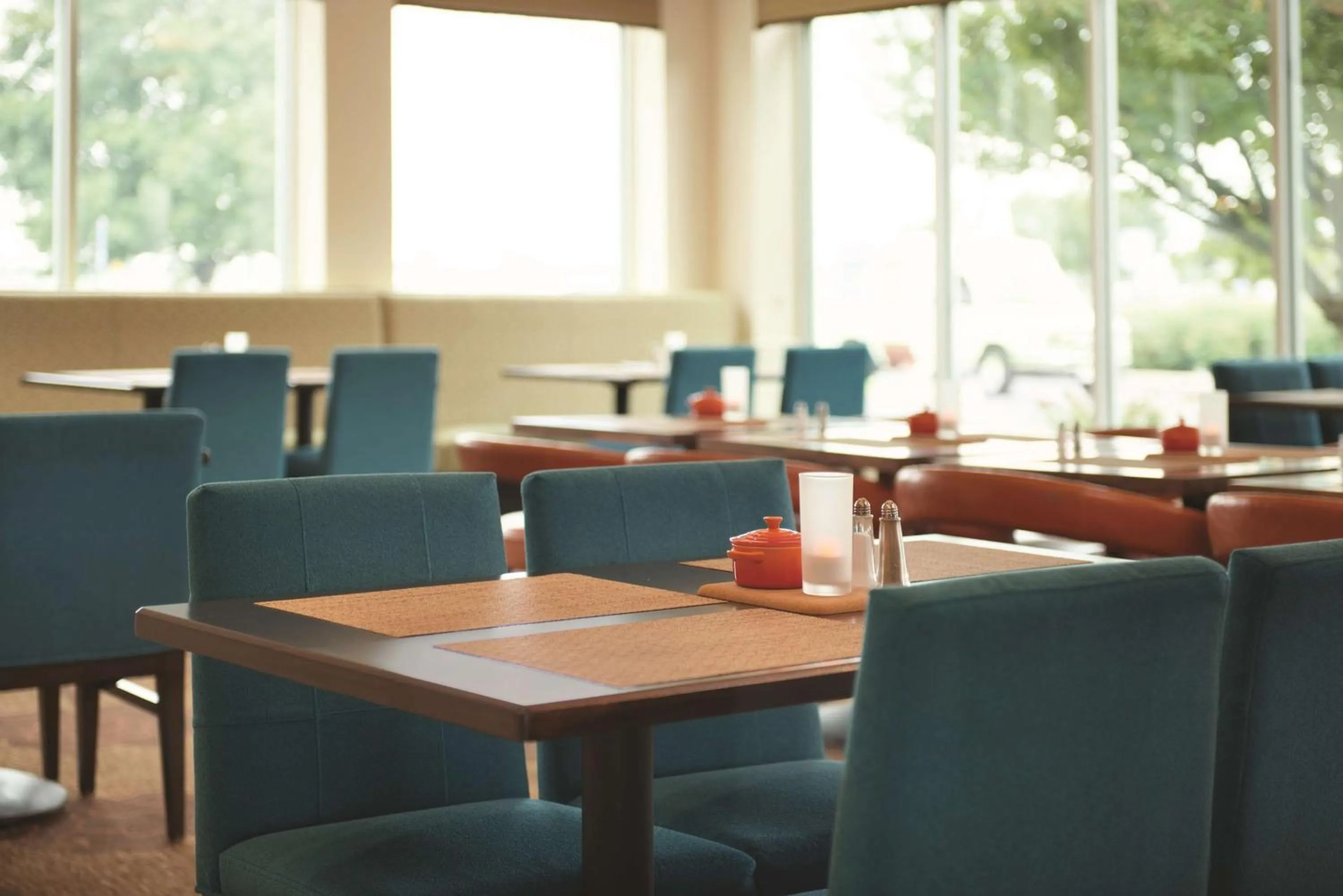 Restaurant/places to eat in Hilton Garden Inn Columbus Airport