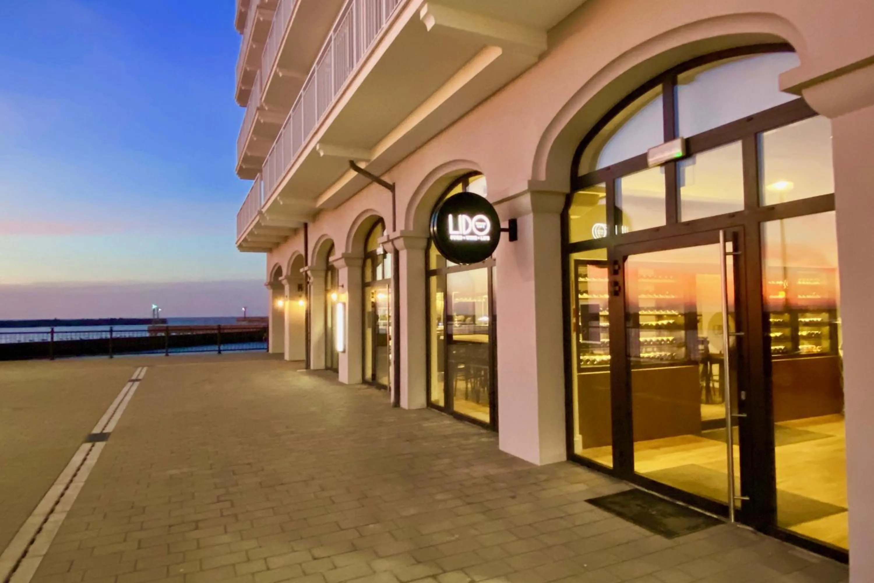 Facade/entrance in Apartamenty Marina z widokiem na morze