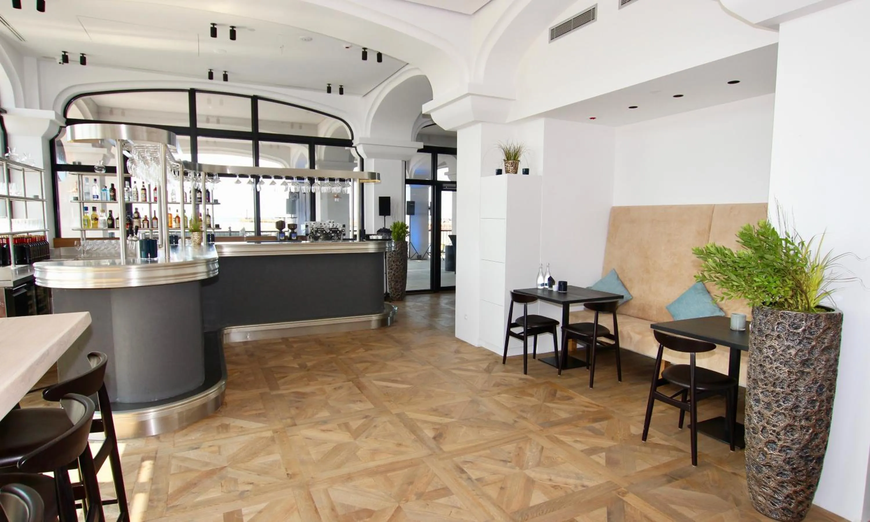 Restaurant/places to eat in Apartamenty Marina z widokiem na morze