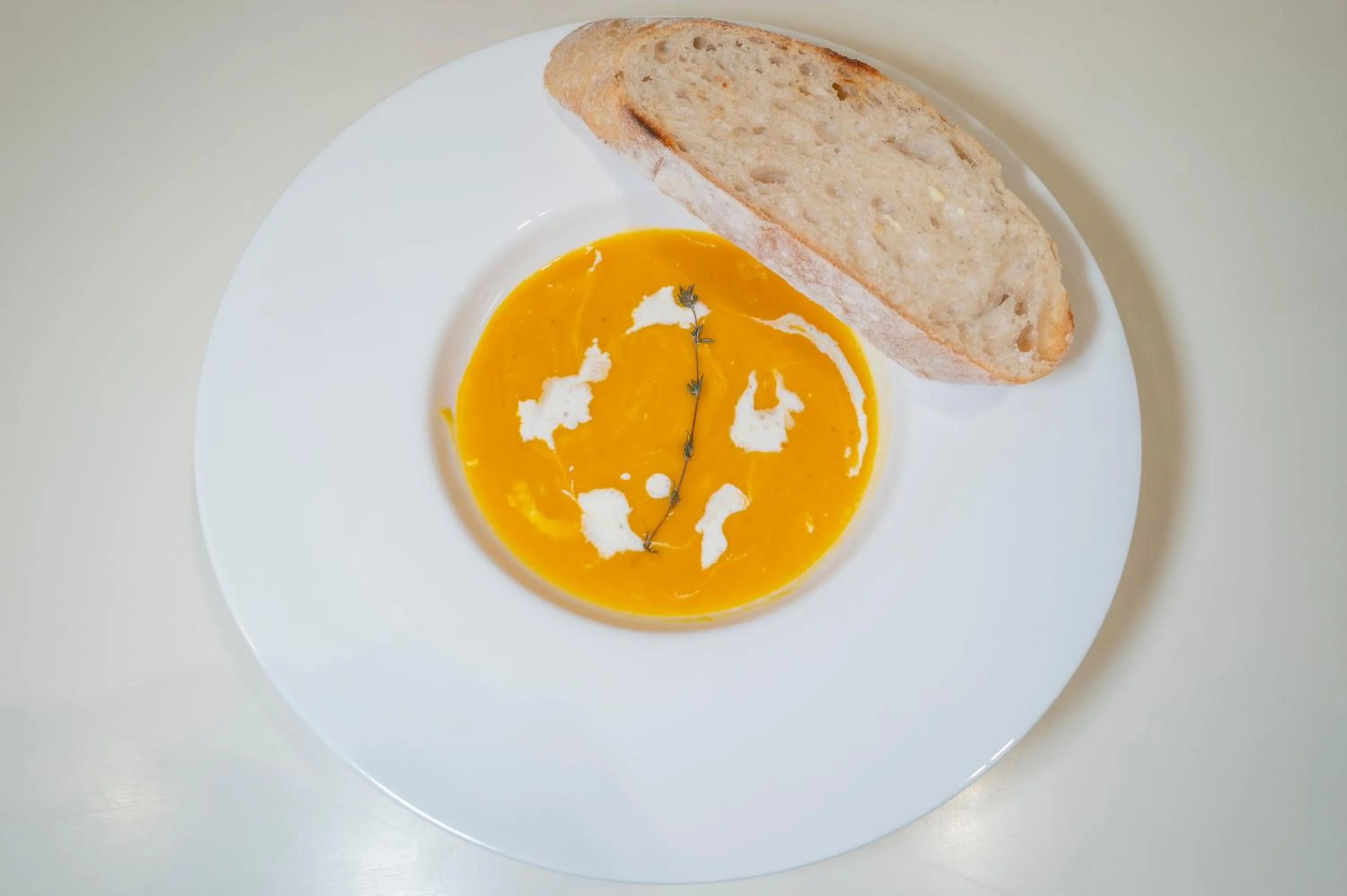 Restaurant/places to eat in Kritthai Residence