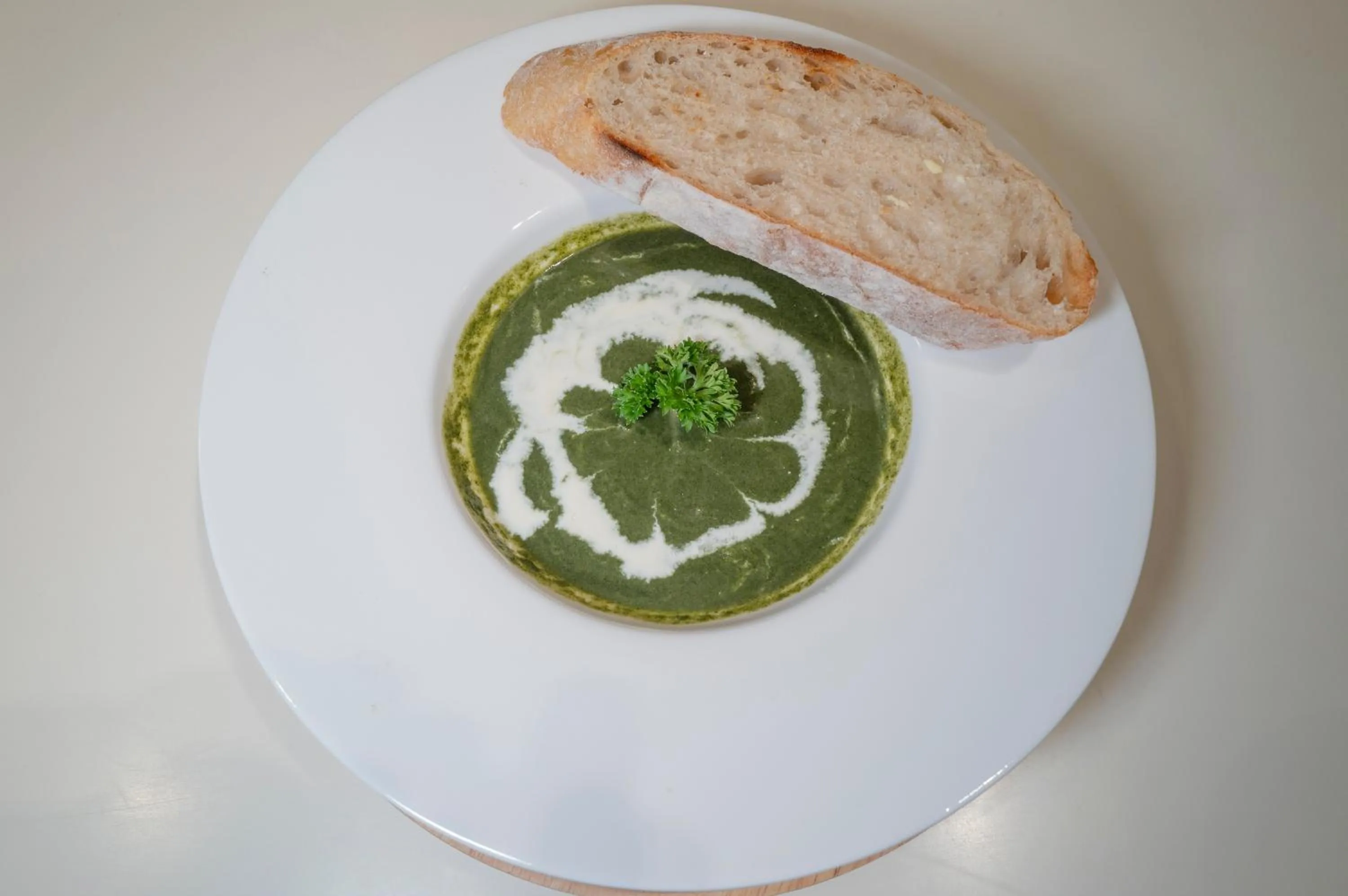 Restaurant/places to eat in Kritthai Residence