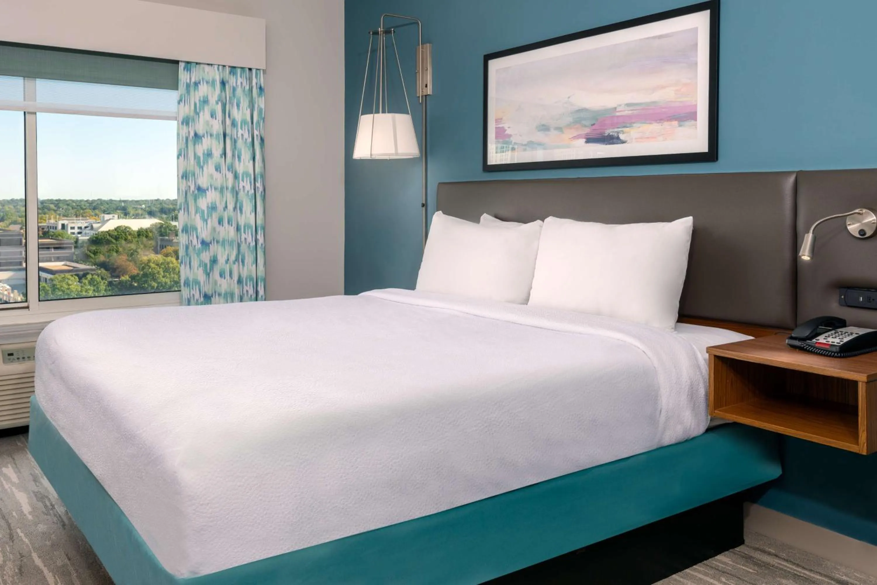 Bed in Hilton Garden Inn Charlotte Uptown