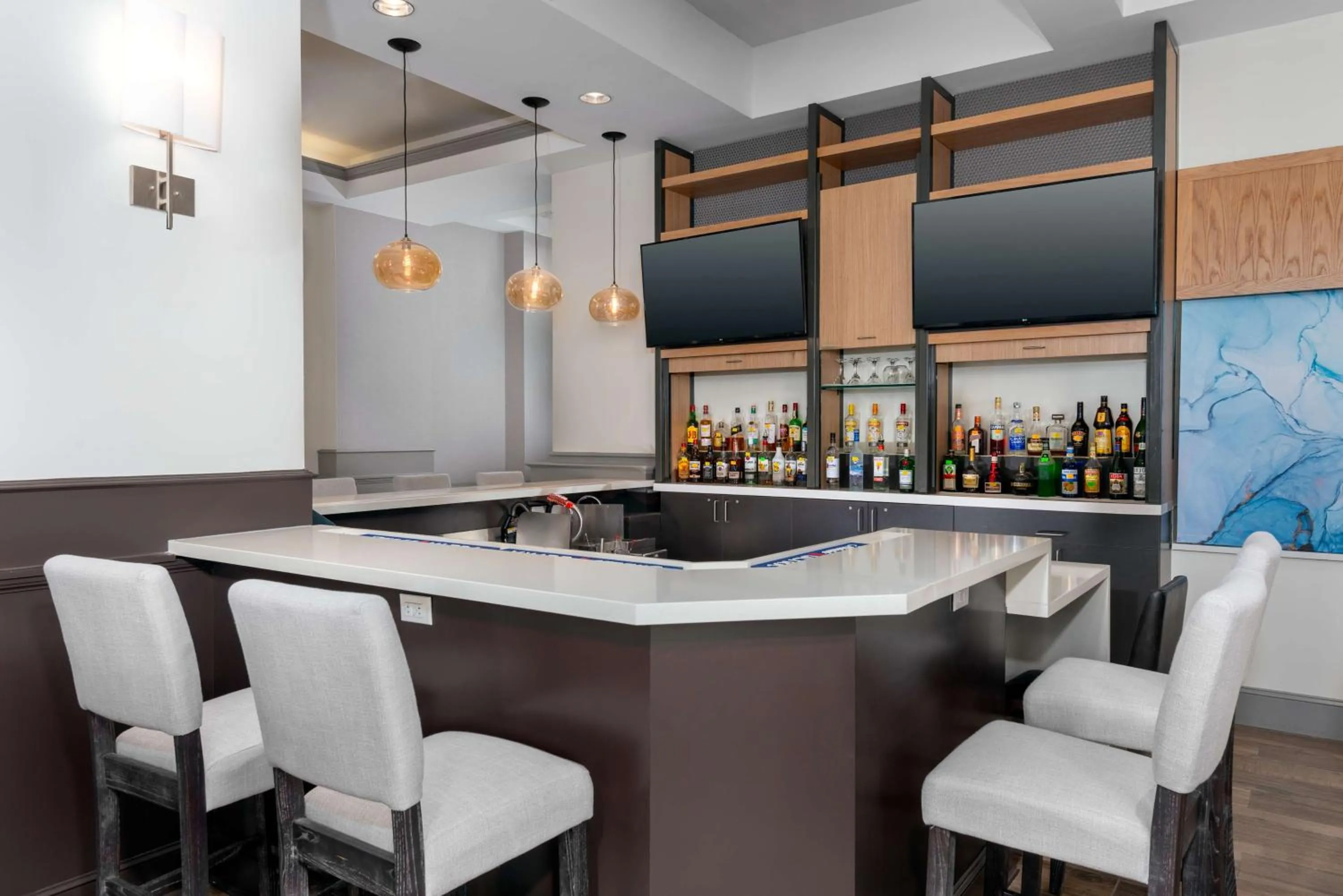 Lounge or bar in Hilton Garden Inn Charlotte Uptown