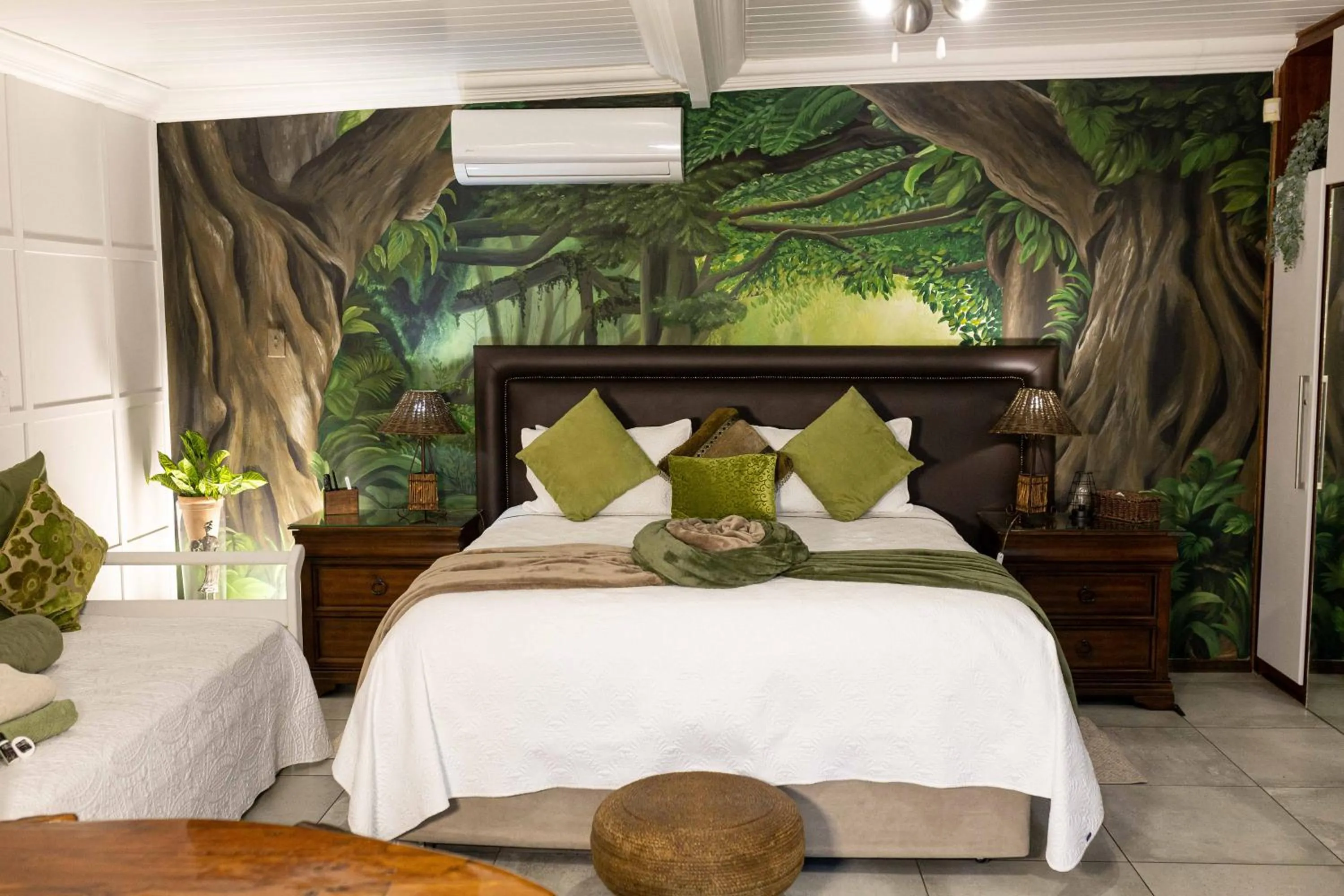 Bedroom, Bed in Rustic Forest Guest House