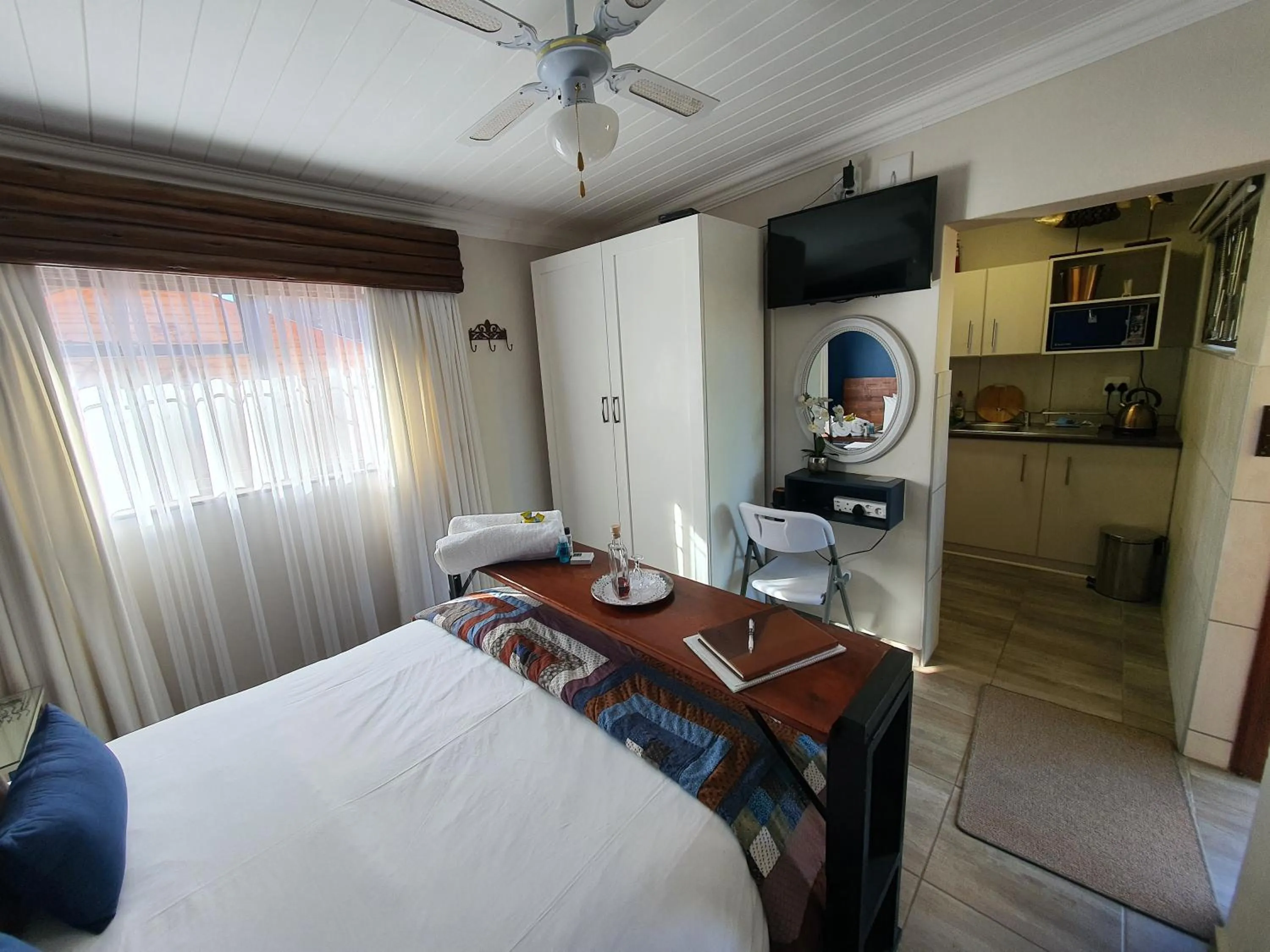 Photo of the whole room, Bed in Rustic Forest Guest House