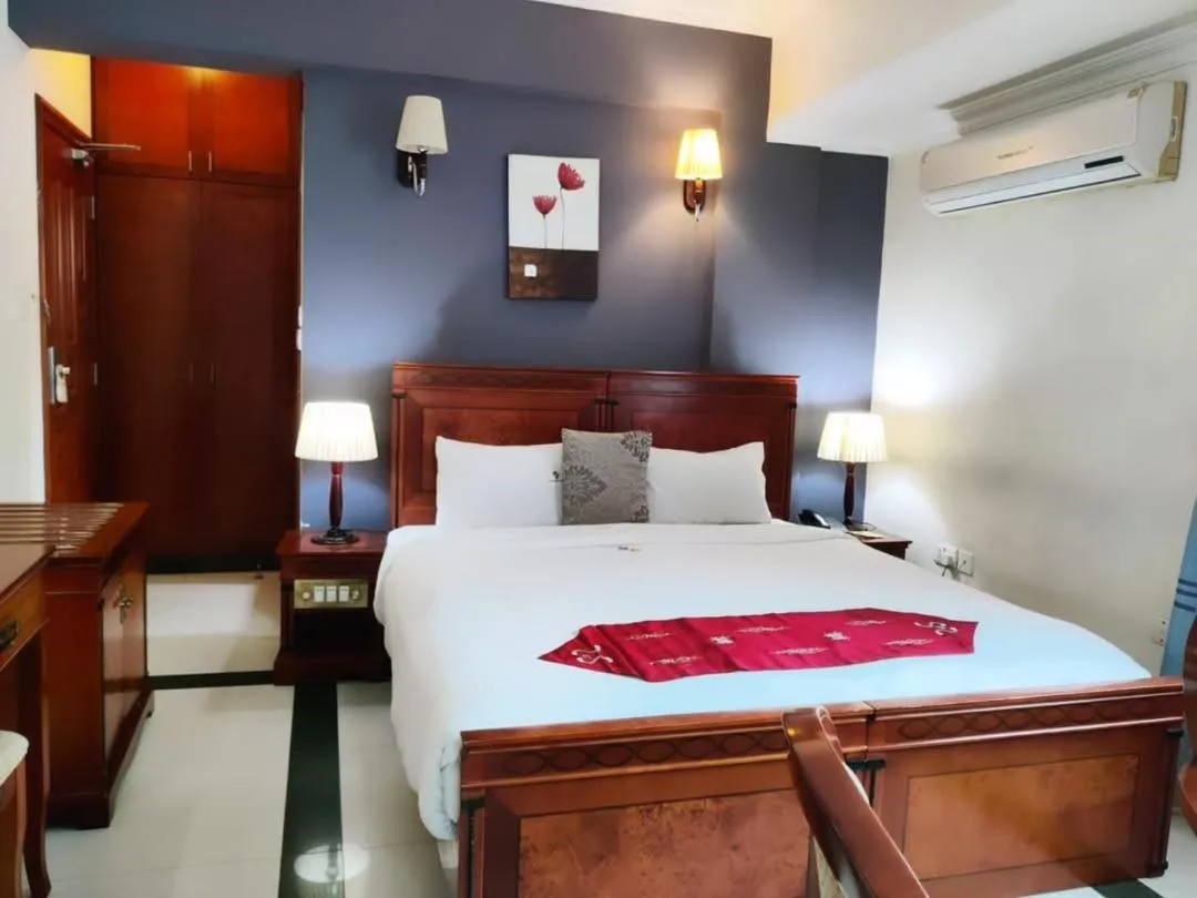 Bed in Hotel Nikko Towers