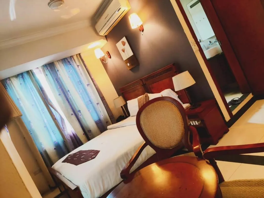 Bed in Hotel Nikko Towers