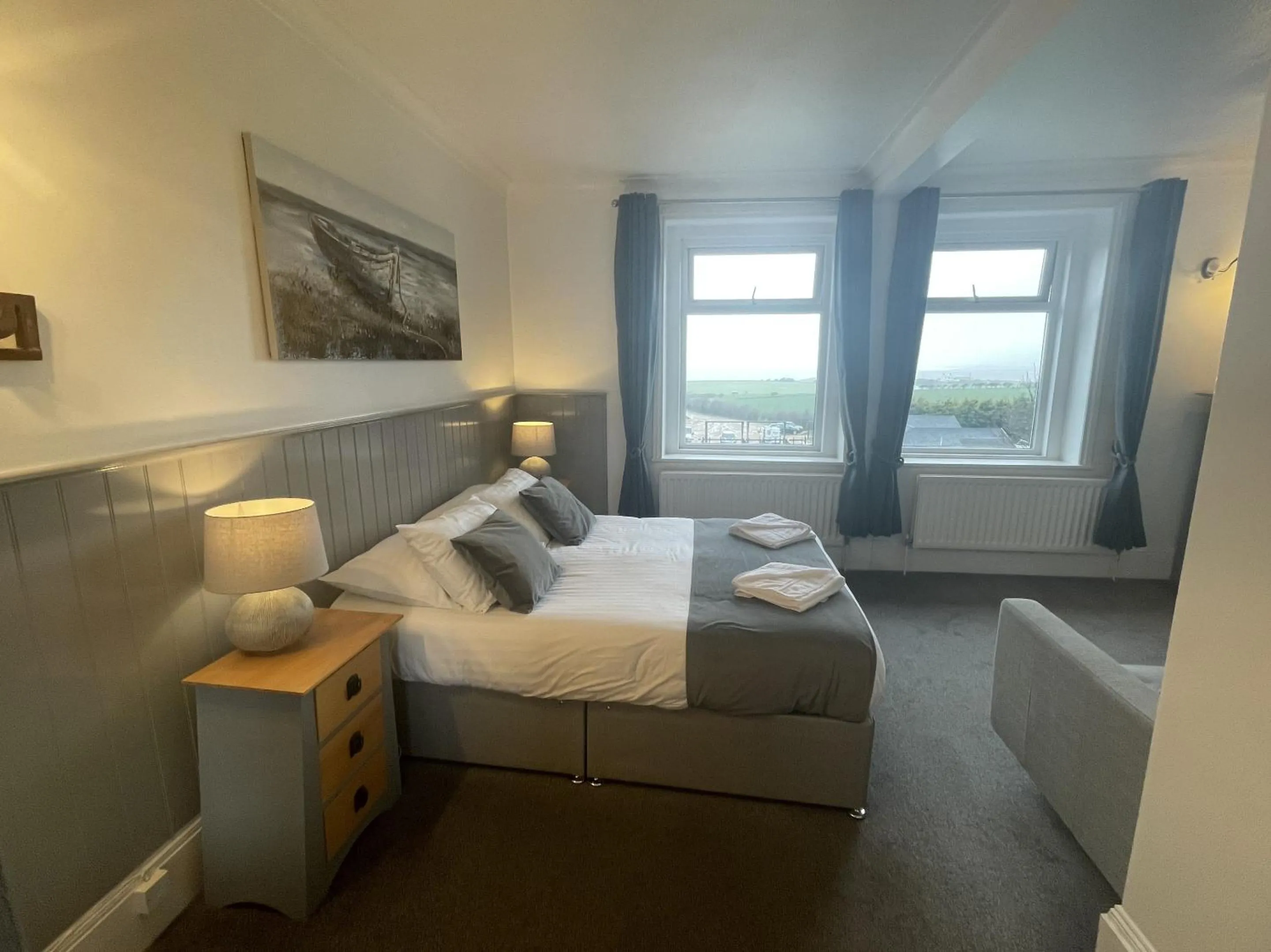 Bedroom, Bed in The Wight Mouse Inn