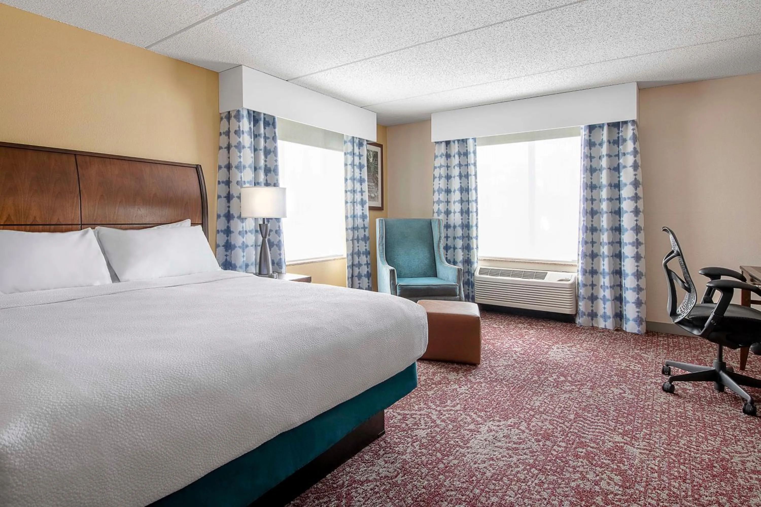 Bed in Hilton Garden Inn Cleveland Downtown