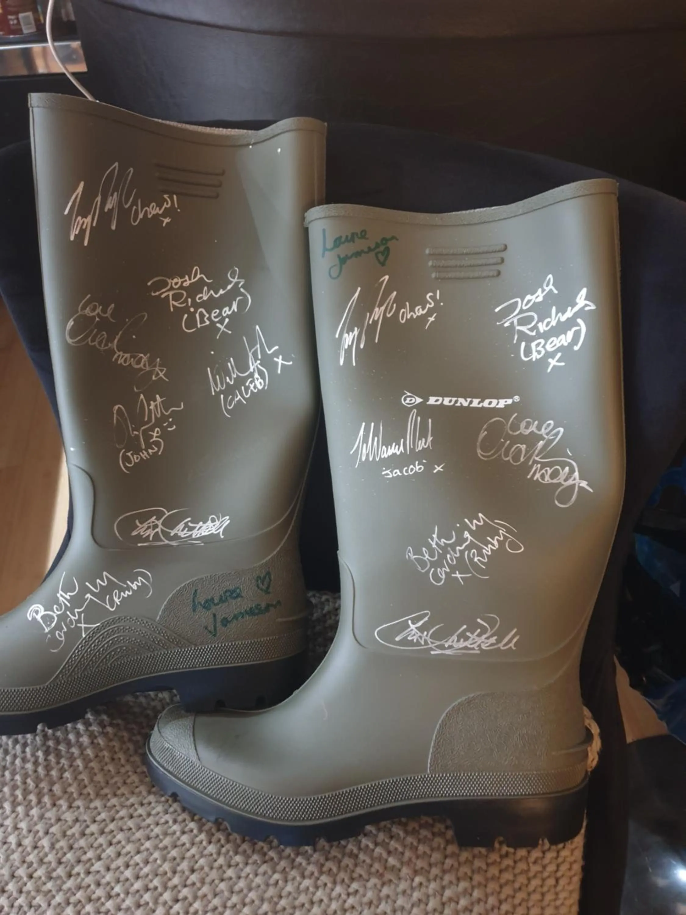 Living room in Best Area Close to Leeds Centre