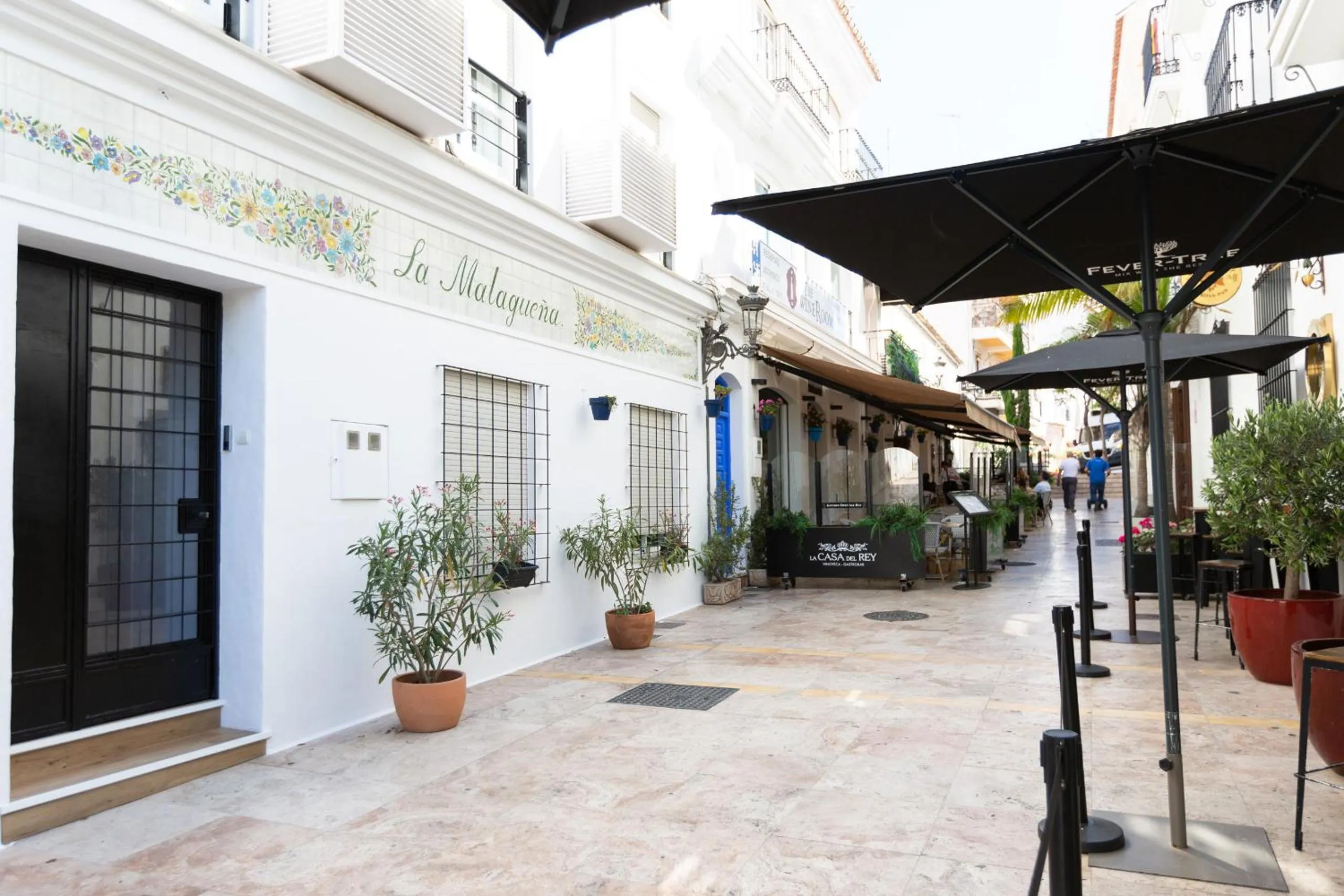 Property building in La Malagueña by Croma