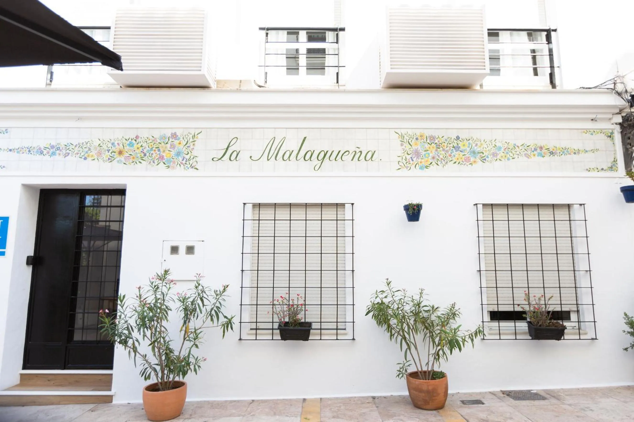 Property building in La Malagueña by Croma