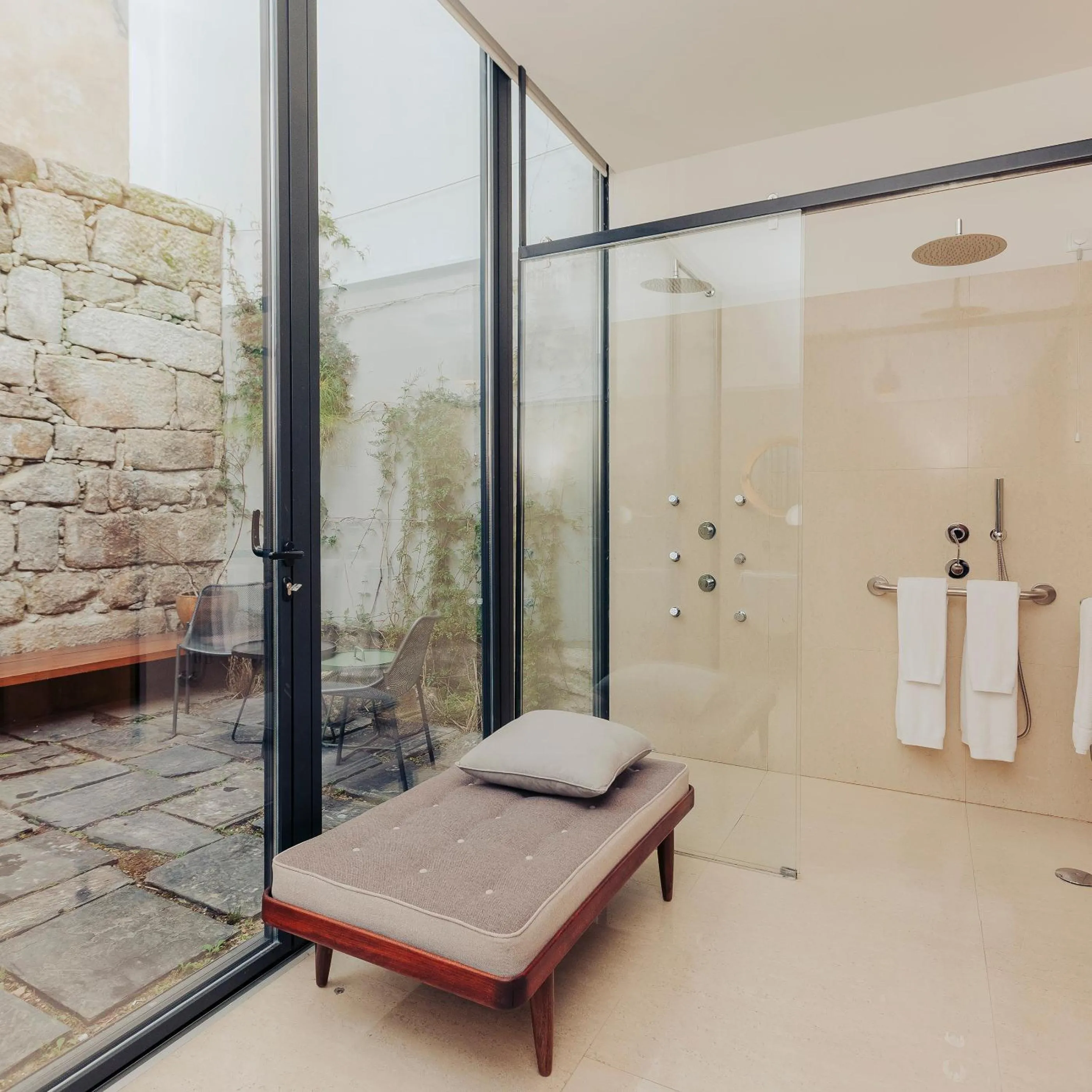 Shower in Rosa Et Al Townhouse
