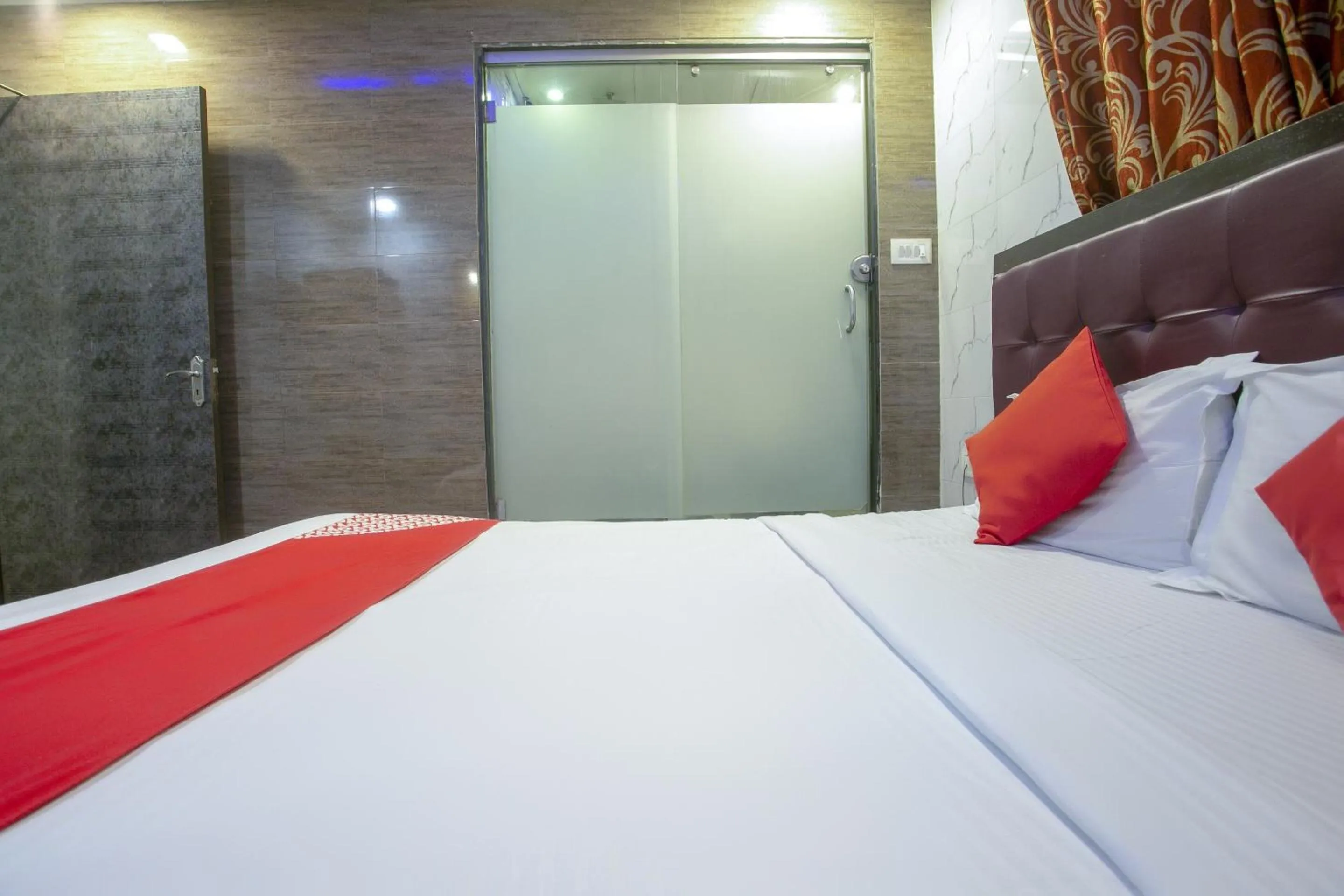 Bedroom, Bed in Hotel O Grand Inn