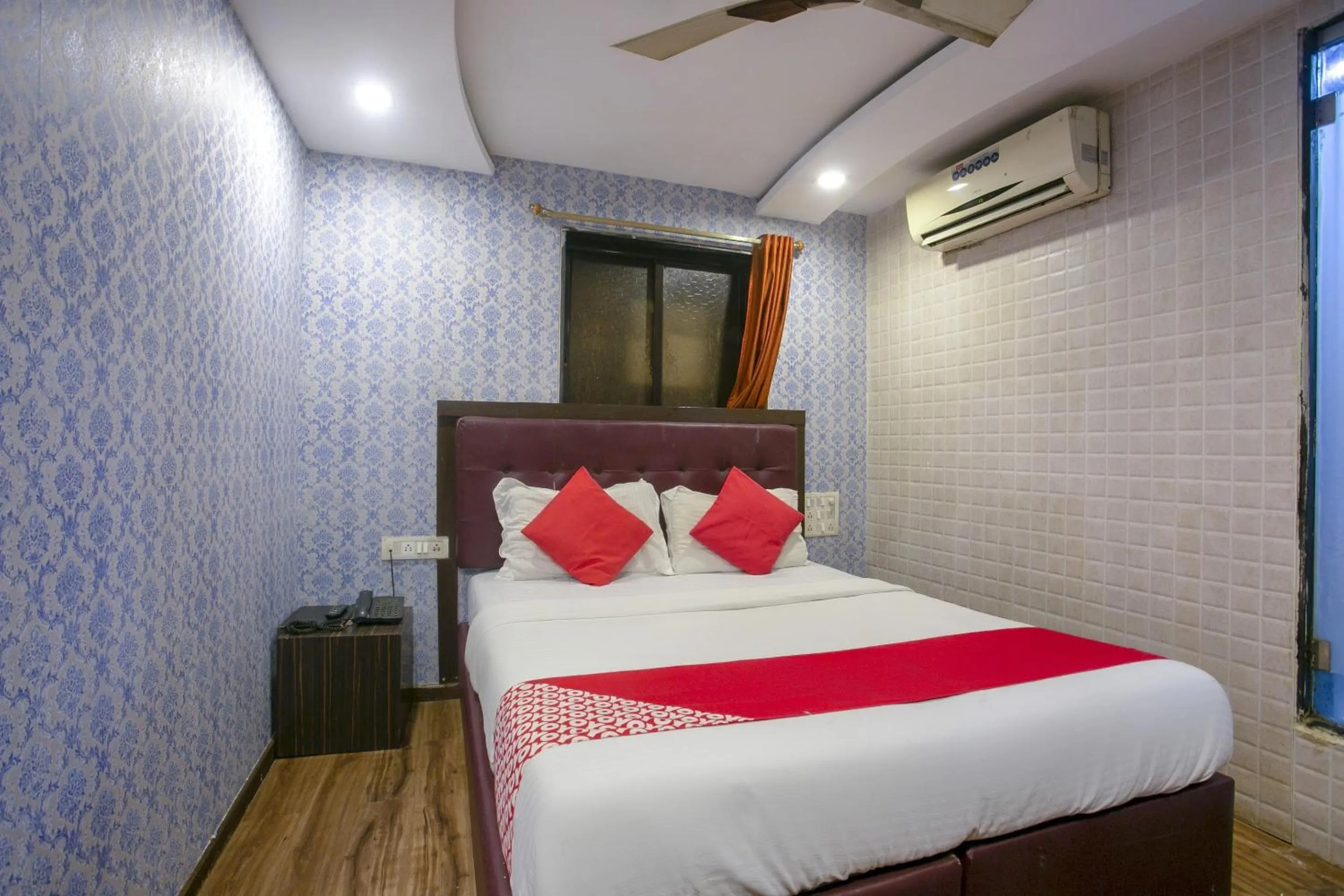 Bedroom, Bed in Hotel O Grand Inn