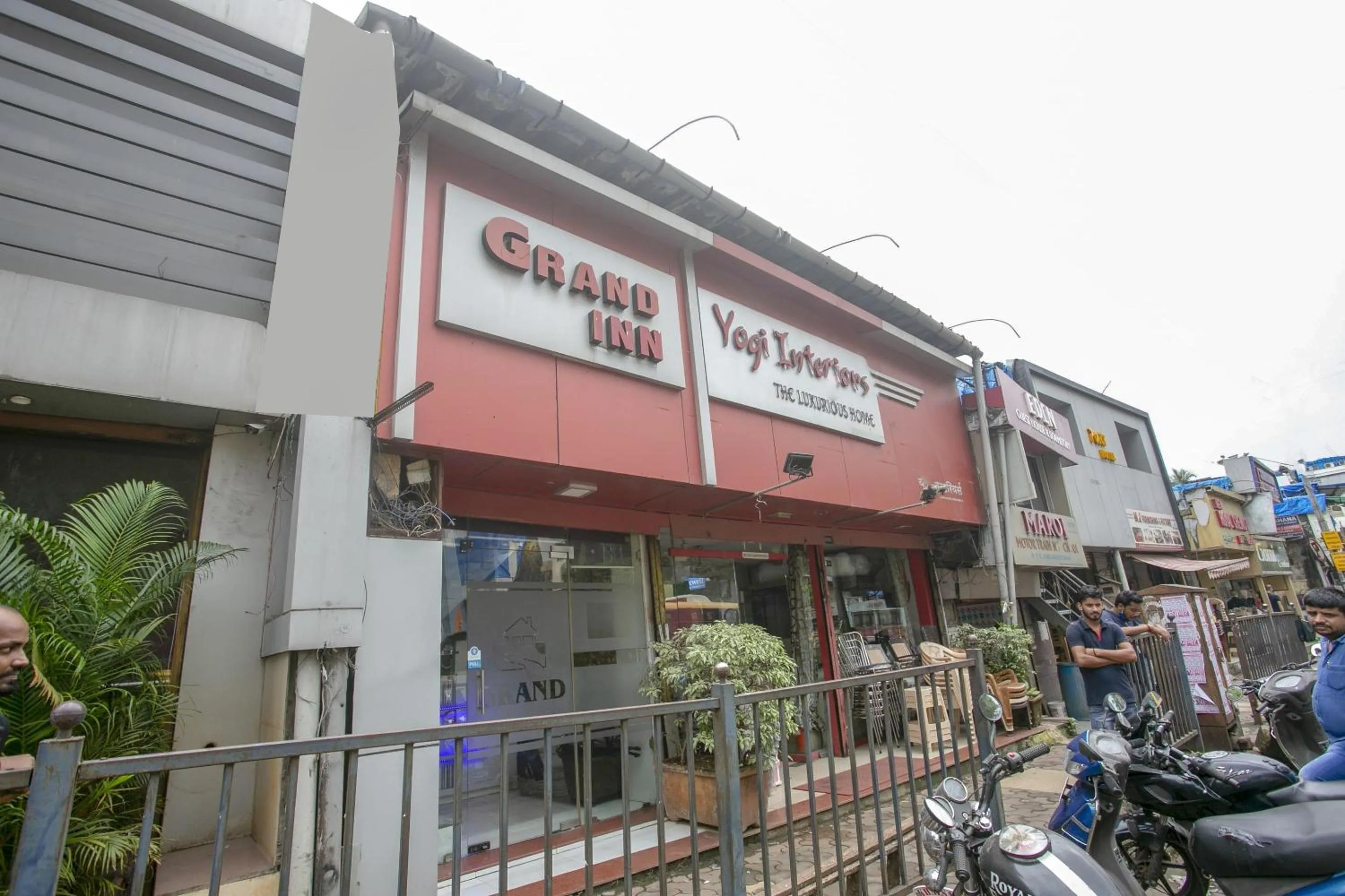 Facade/entrance in Hotel O Grand Inn