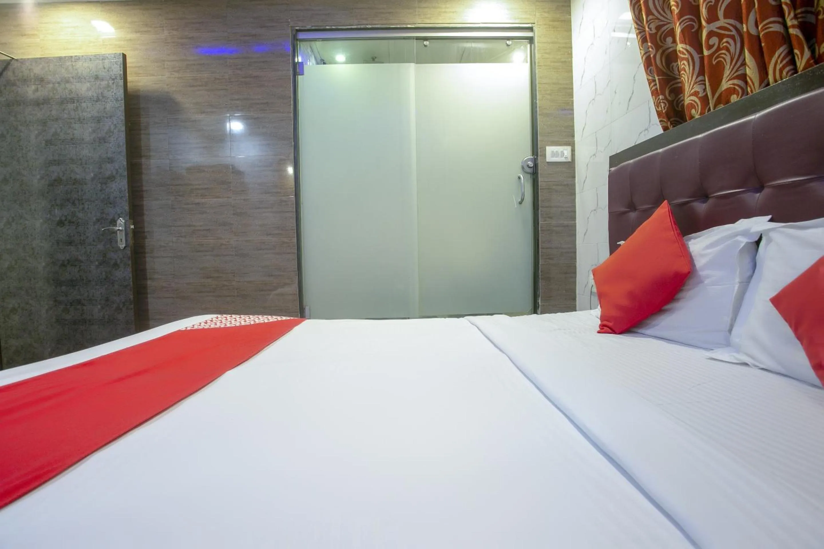 Bedroom, Bed in Hotel O Grand Inn