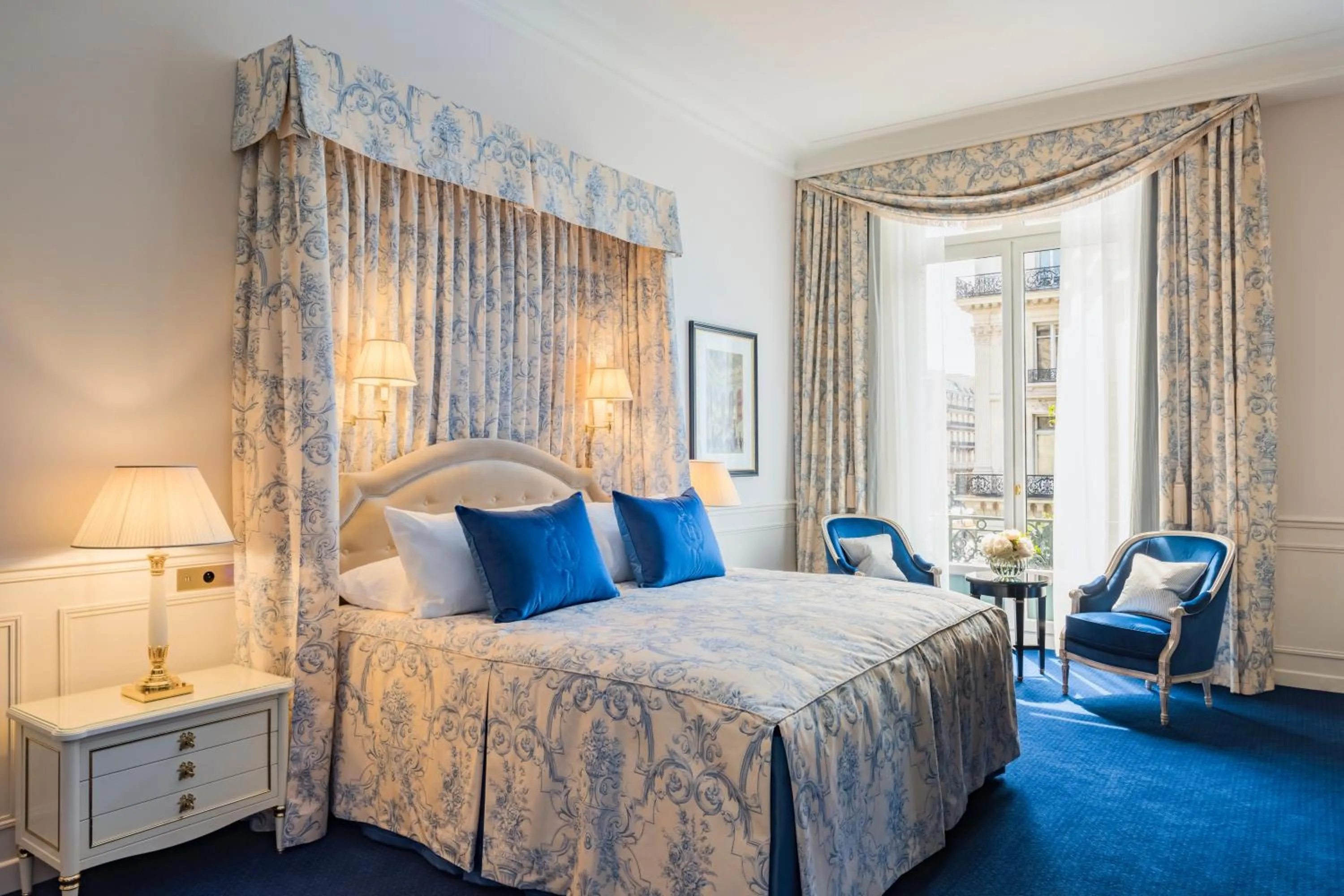 Photo of the whole room, Bed in InterContinental Paris Le Grand by IHG