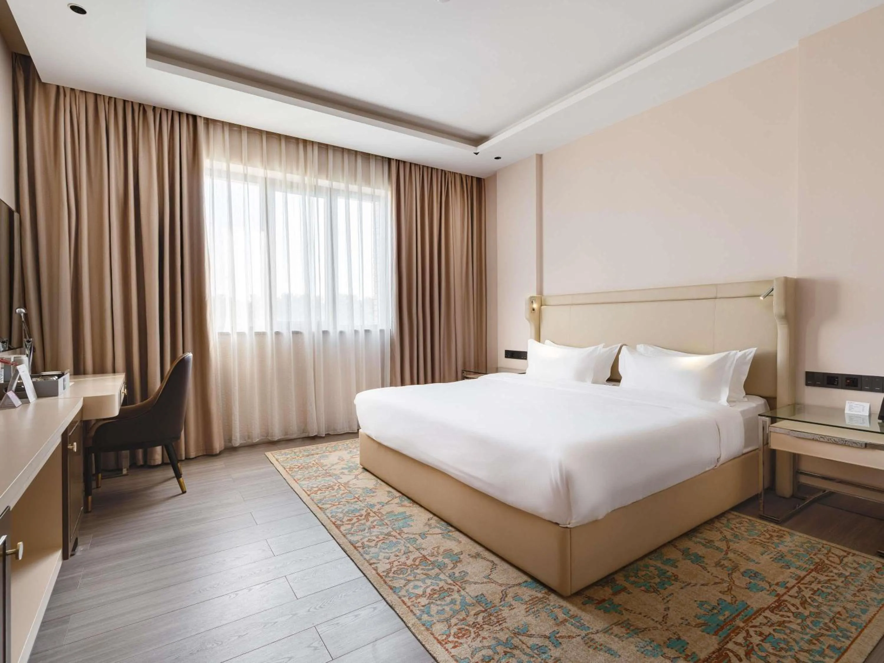 Bedroom, Bed in Mövenpick Samarkand