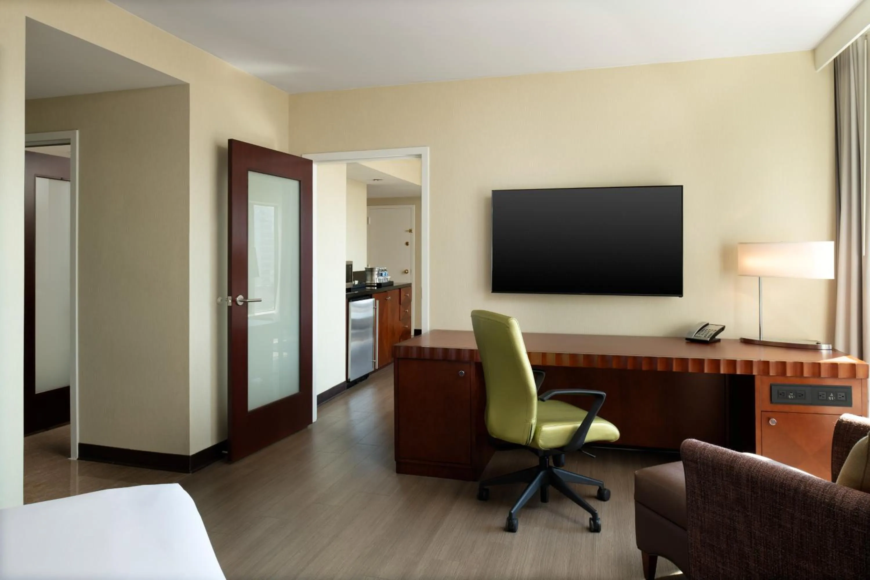 Living room in Hilton Charlotte Uptown