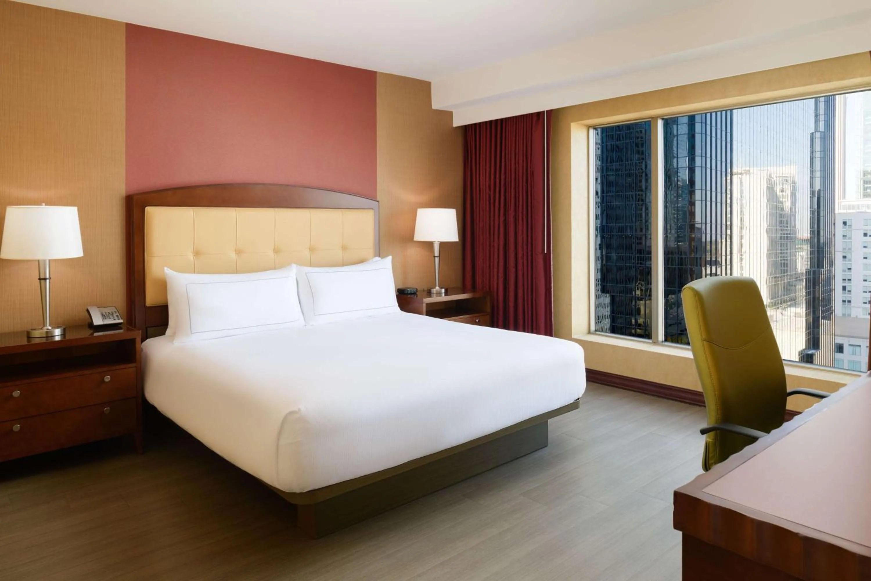 View (from property/room), Bed in Hilton Charlotte Uptown