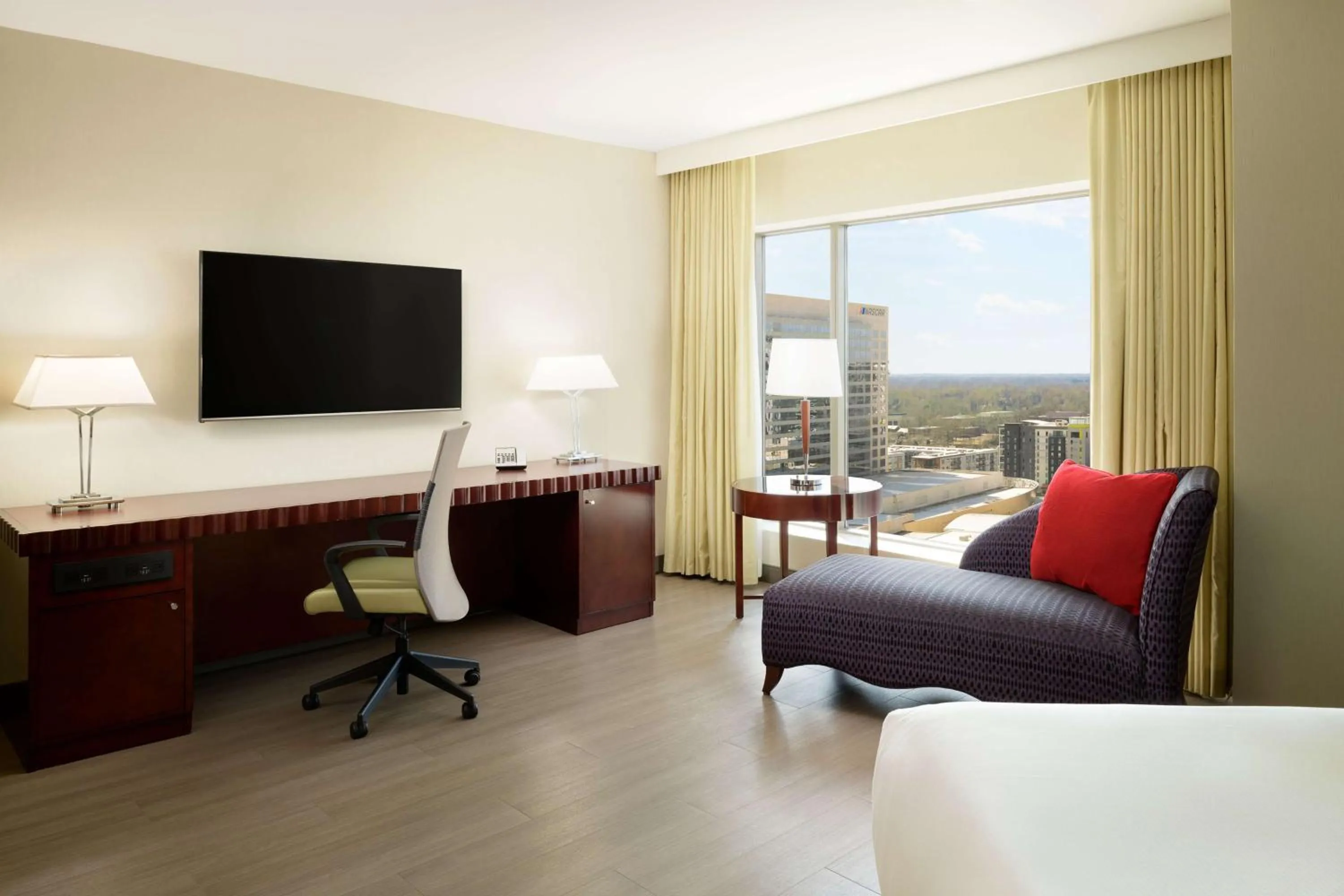 Bedroom, Bed in Hilton Charlotte Uptown