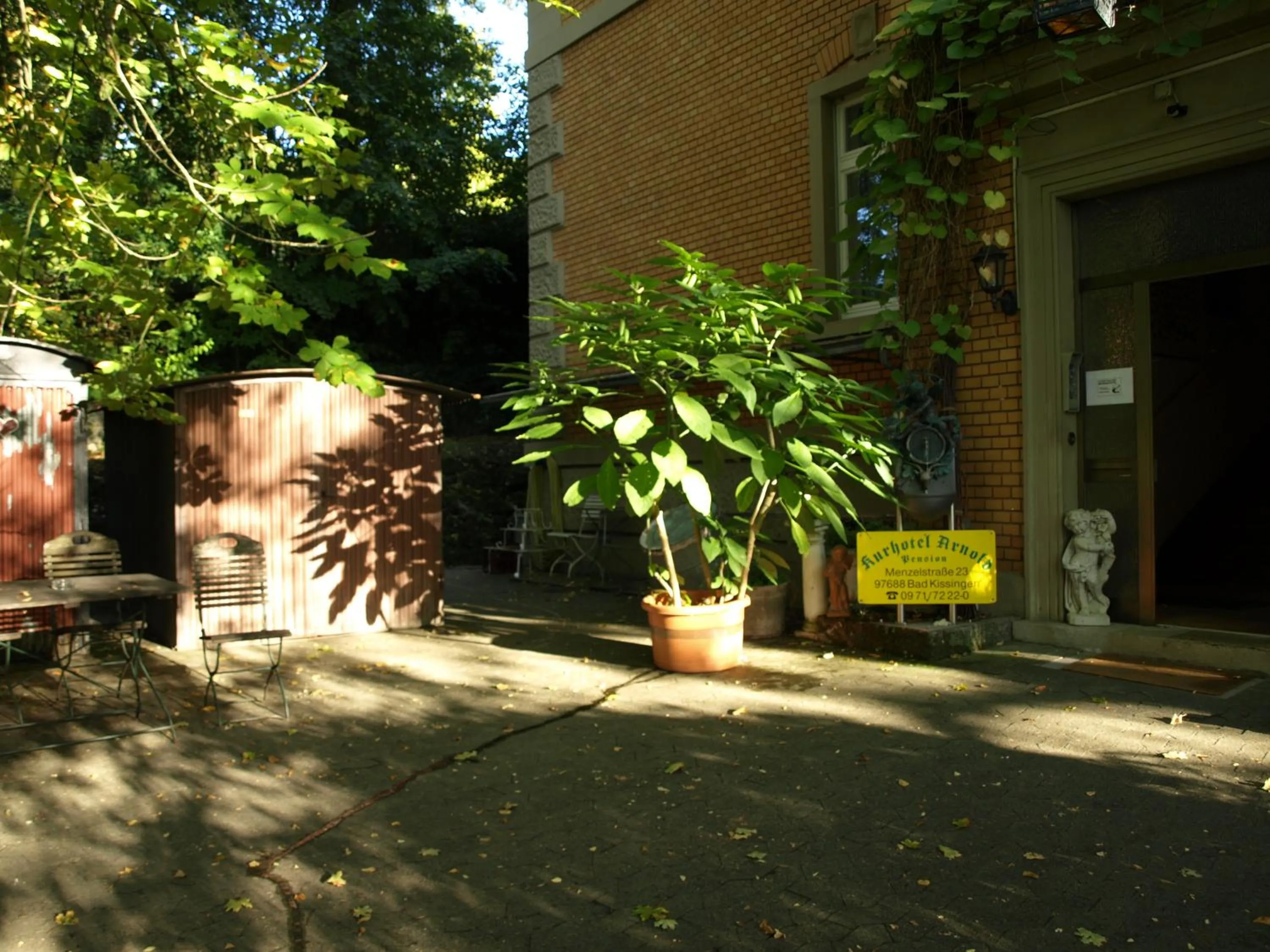 Facade/entrance in Hotel Villa Arnold