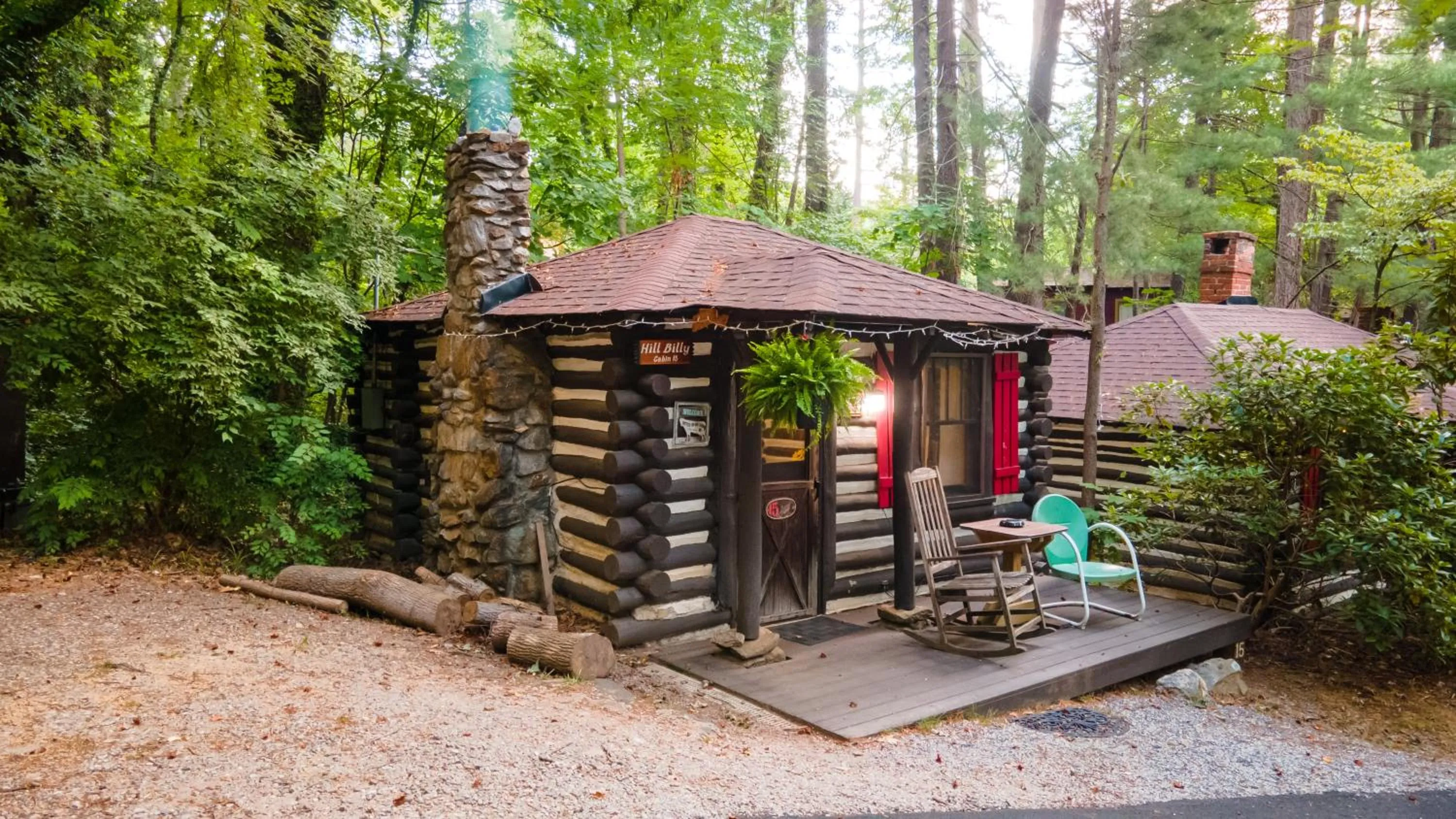 Hill Billy Cabin in Log Cabin Motor Court