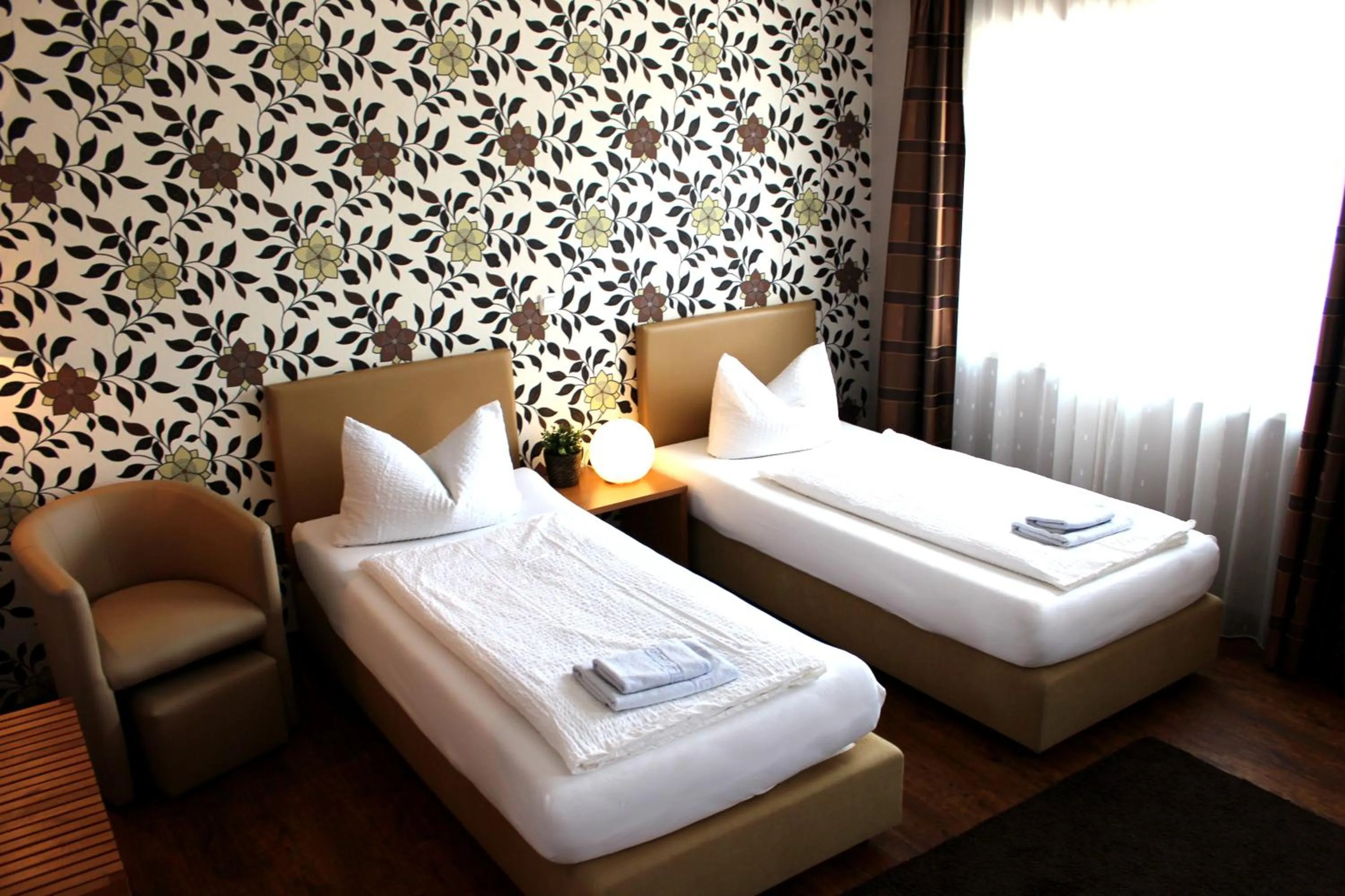 Photo of the whole room, Bed in greenpartment Ingolstadt - Friedrichshofen