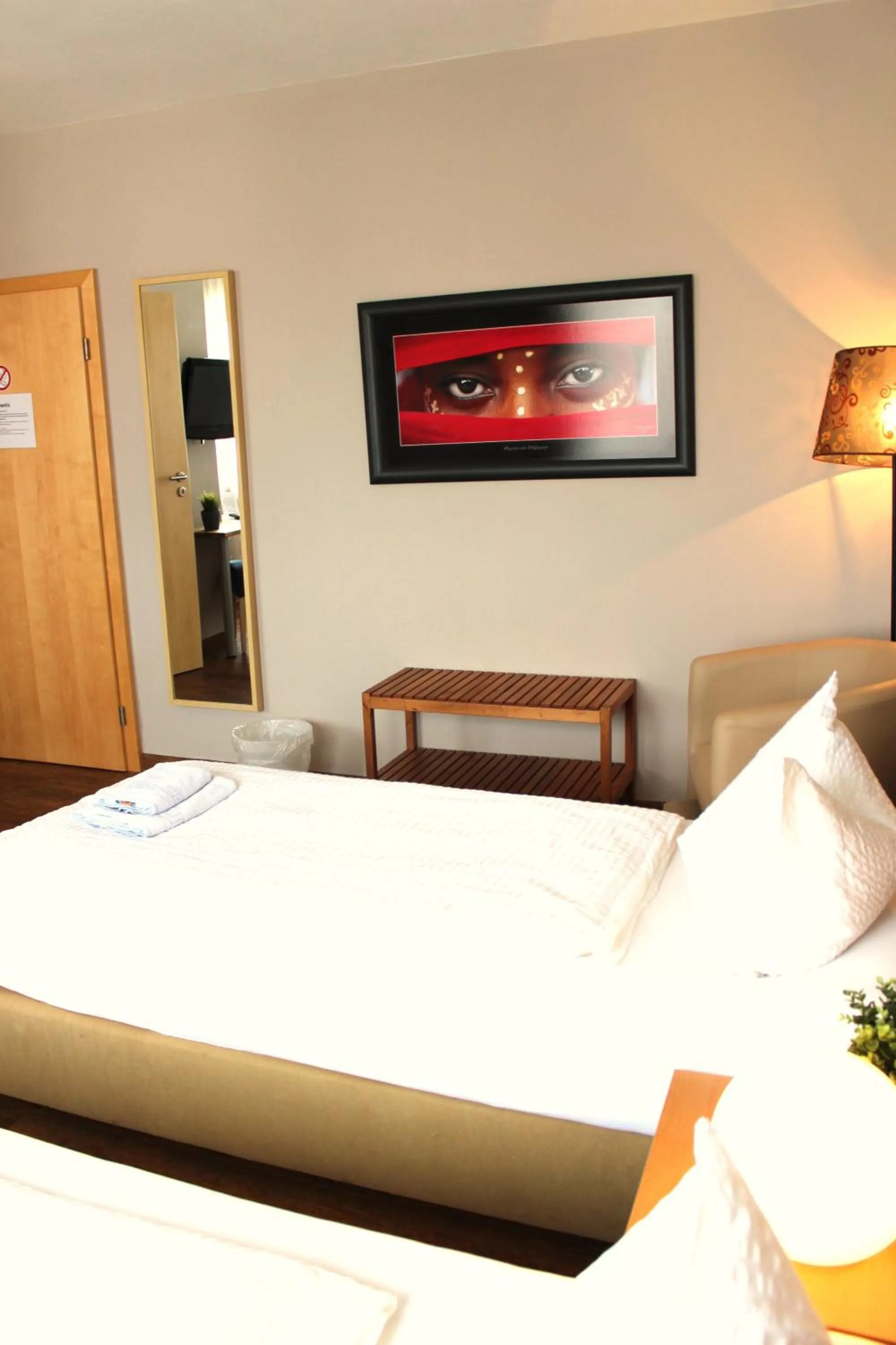 Photo of the whole room, Bed in greenpartment Ingolstadt - Friedrichshofen