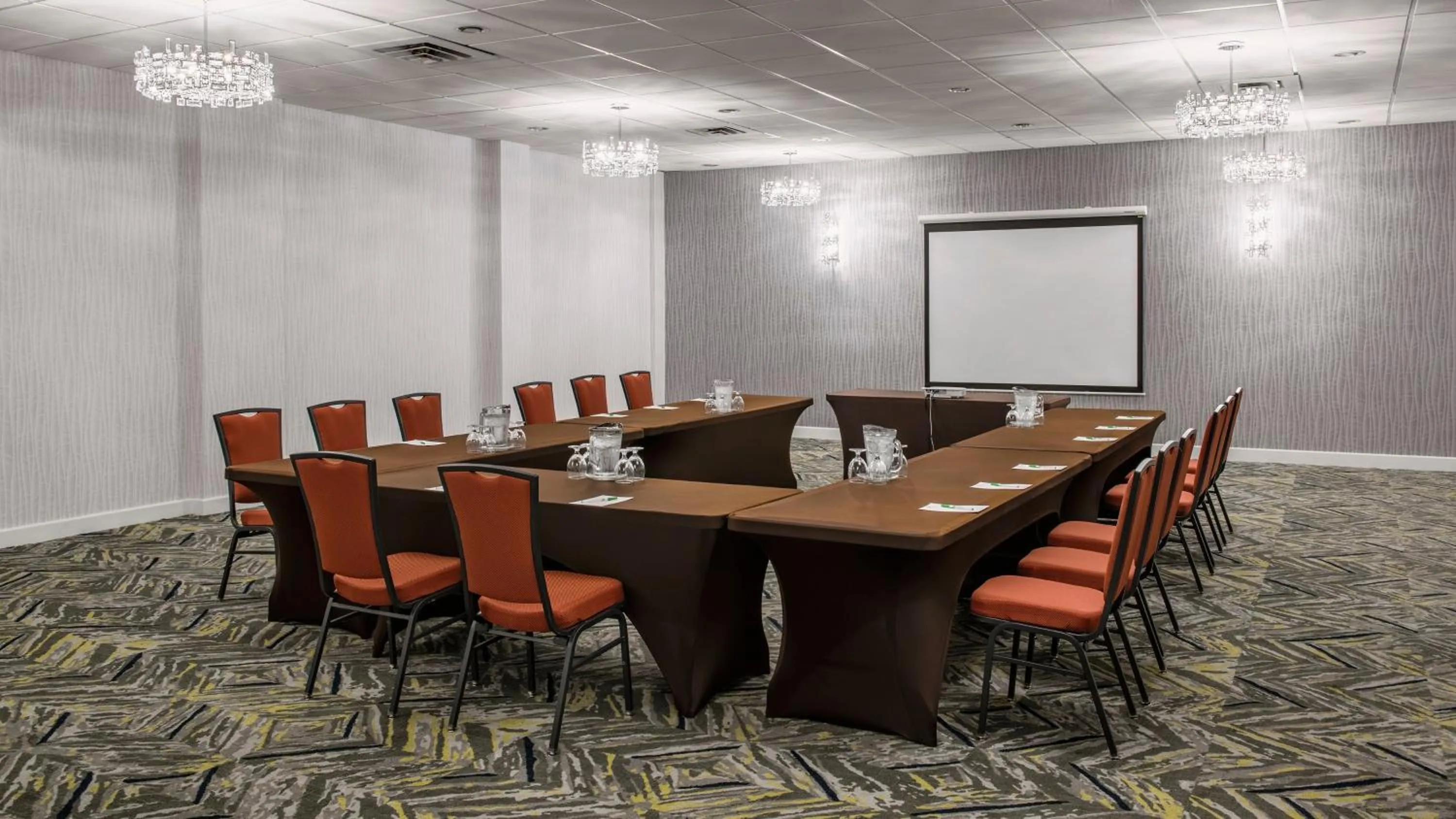 Meeting/conference room in Holiday Inn & Suites Vancouver Downtown by IHG