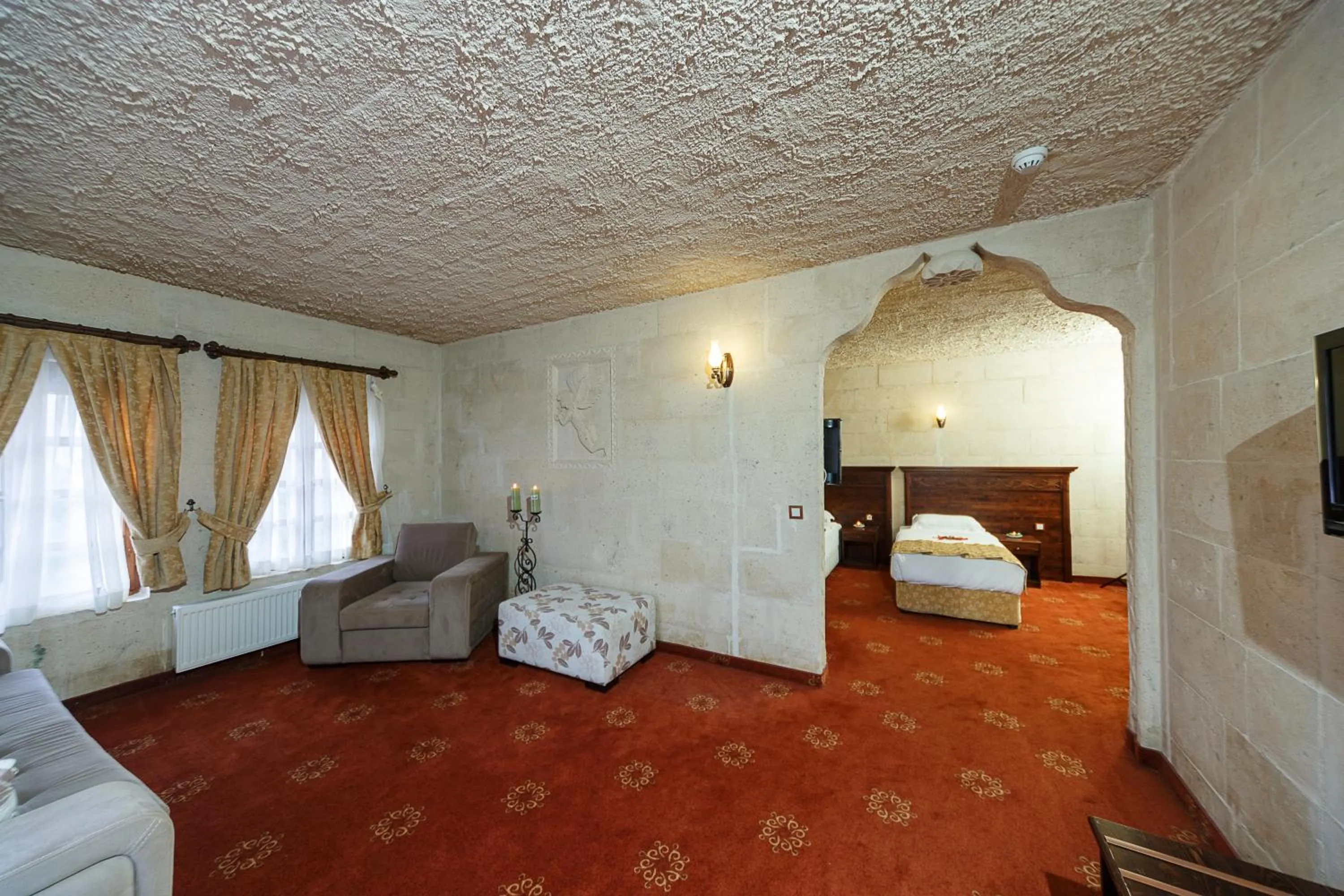Living room, Bed in Dilek Kaya Otel