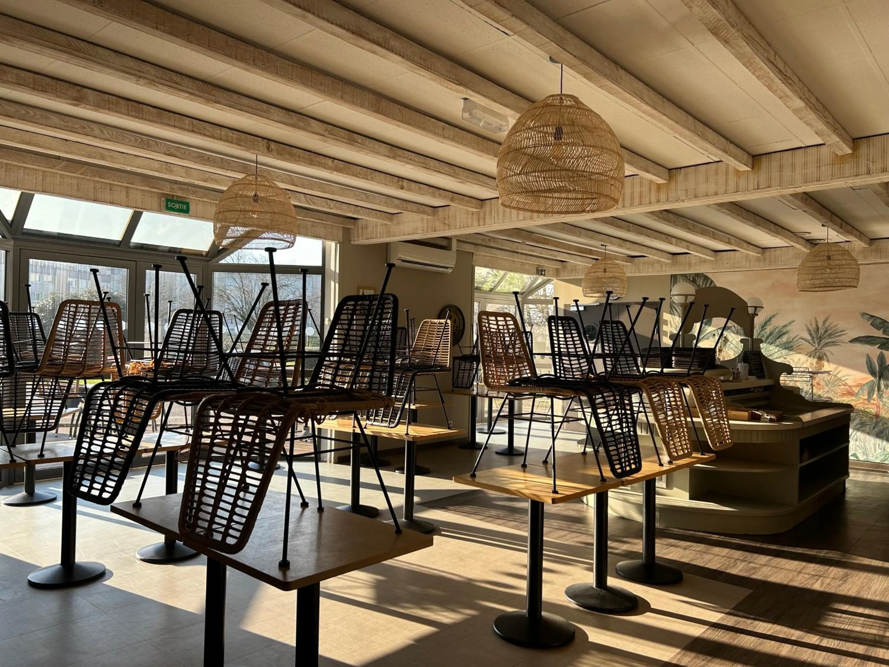 Breakfast in Contact Hôtel Le Provençal Bordeaux Lac